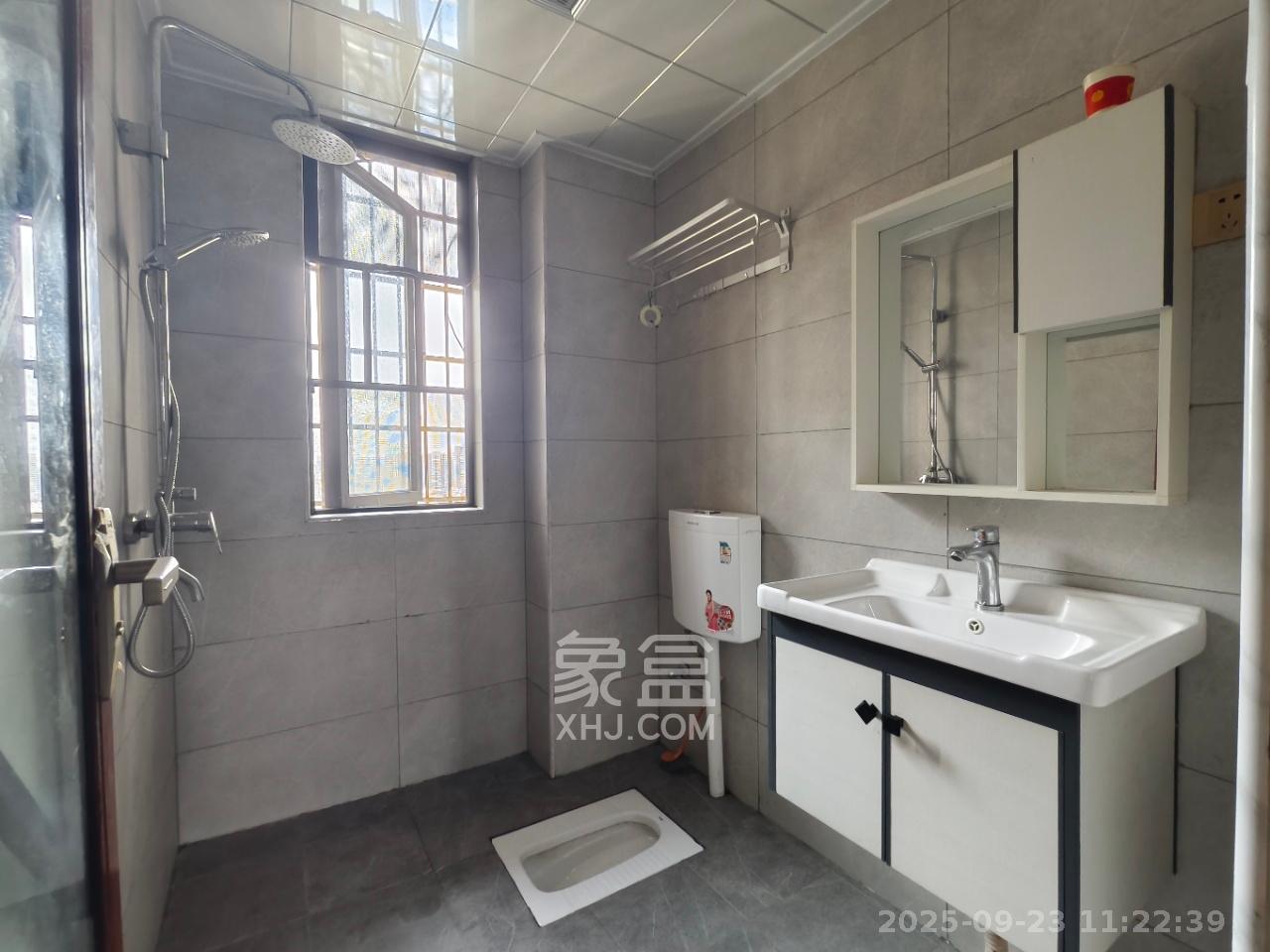 叠彩兰亭 3室2厅1卫 2500.0元/月 叠彩兰亭 3室2厅1卫 2500.0元/月室内图