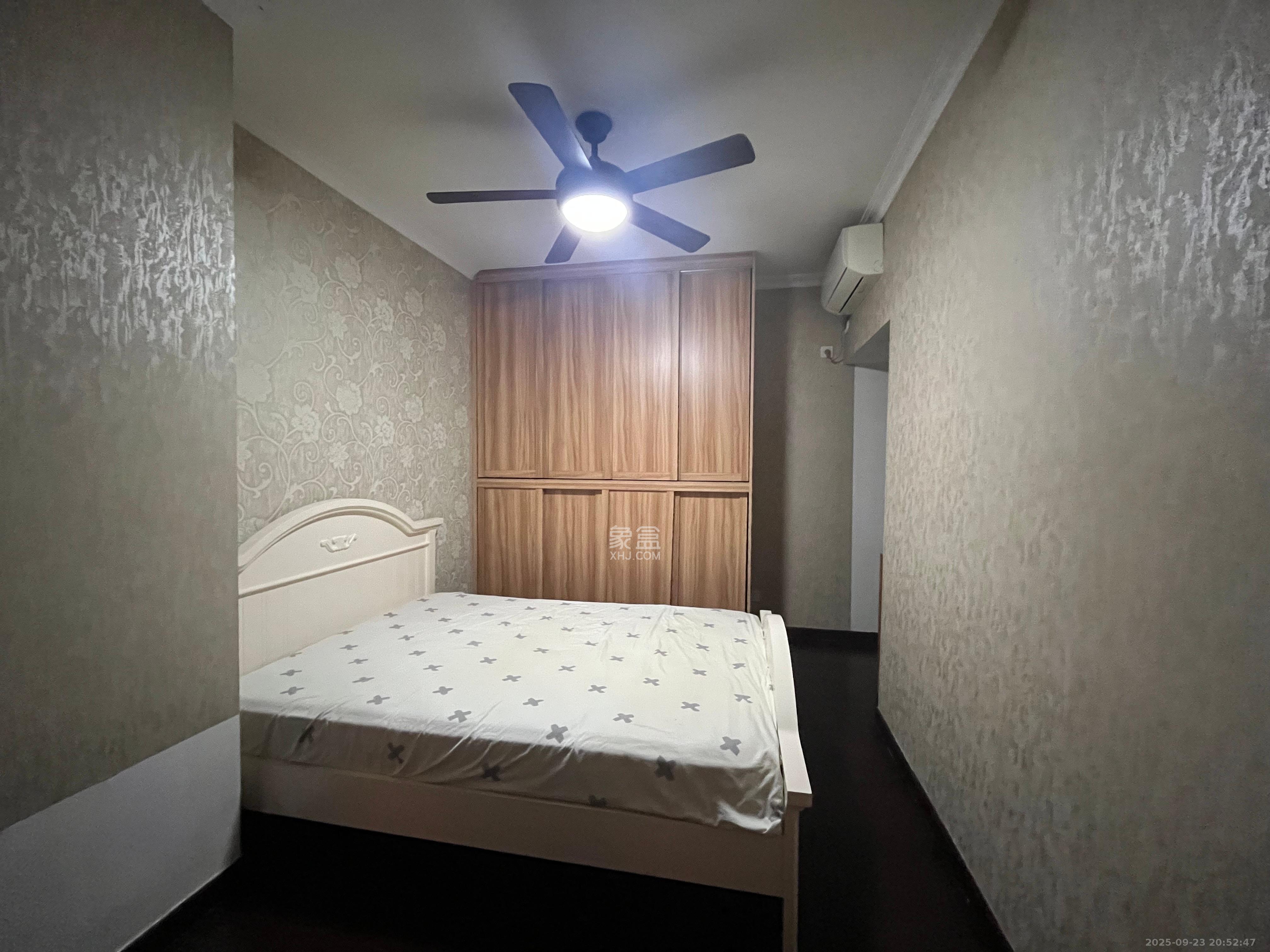 中海国际一期 3室2厅1卫 2400.0元/月 中海国际一期 3室2厅1卫 2400.0元/月室内图