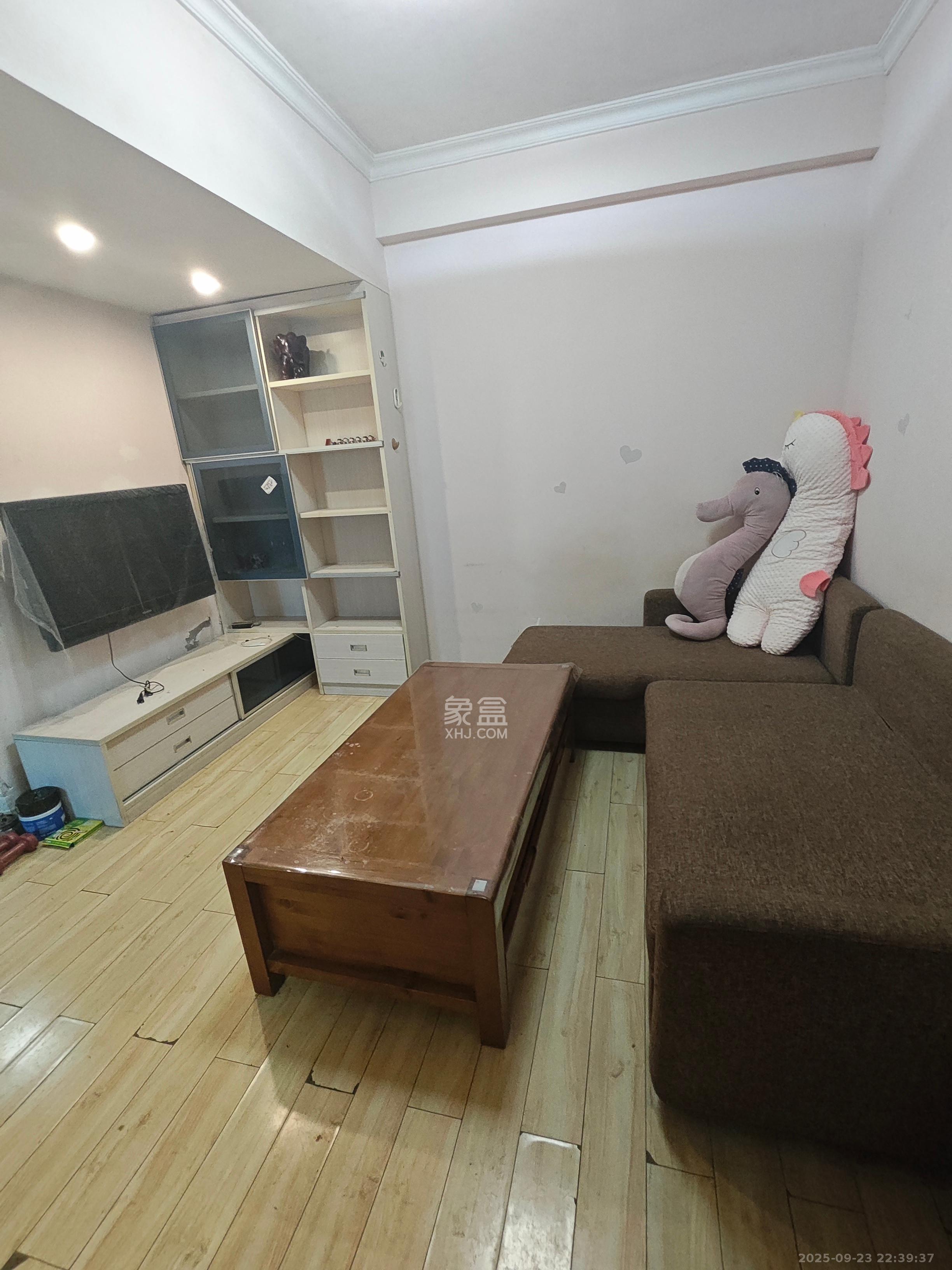 佳天瑞宁花园  1室1厅1卫    1600.0元/月 佳天瑞宁花园  1室1厅1卫    1600.0元/月