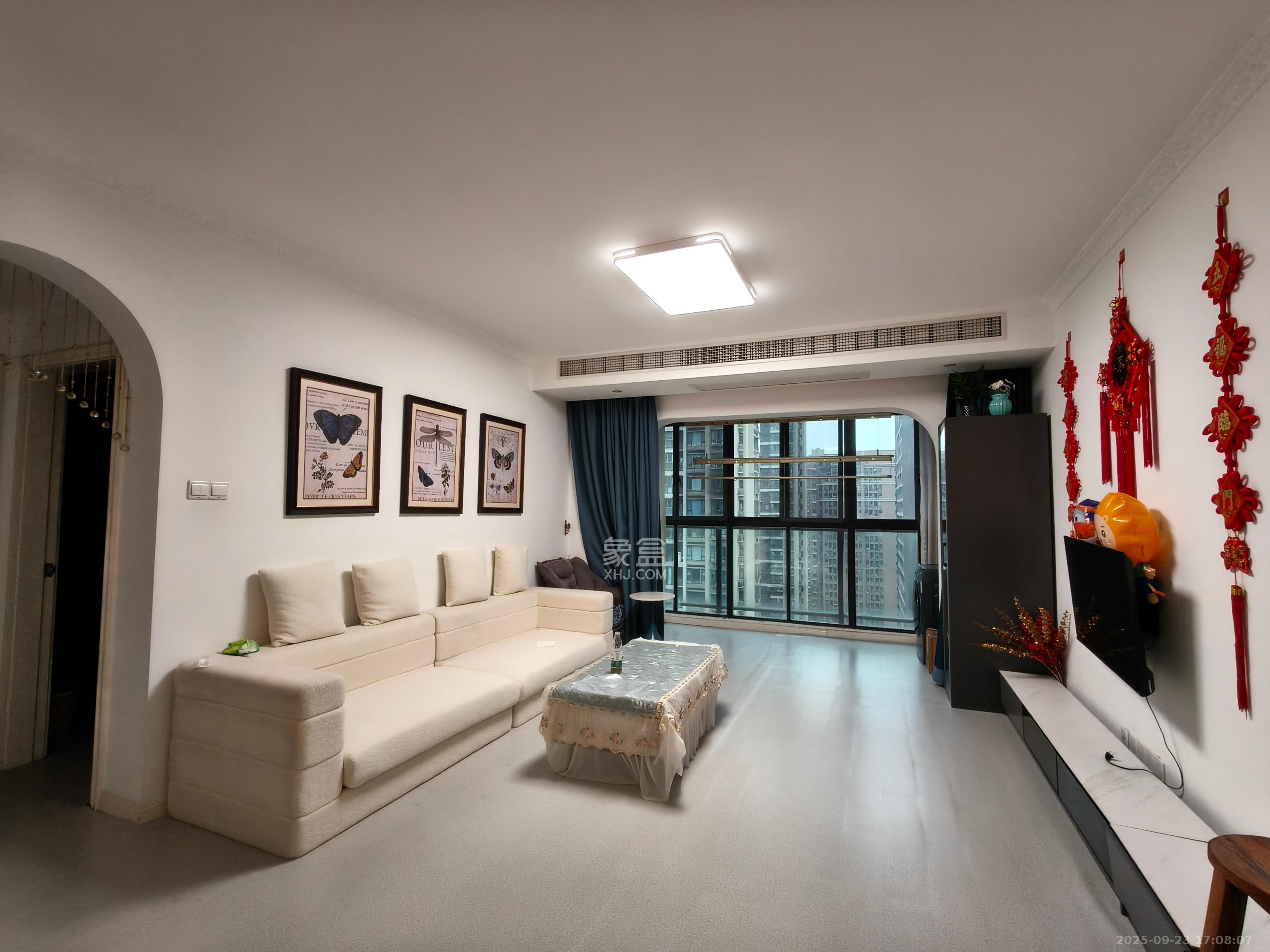 蓝山郡  2室2厅1卫    3200.0元/月 蓝山郡  2室2厅1卫    3200.0元/月室内图