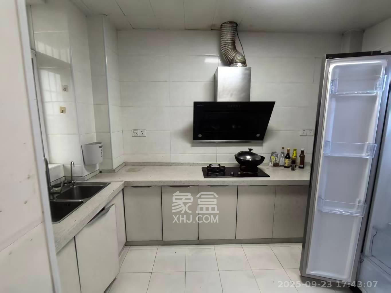 凯富漫城  3室2厅2卫    1400.0元/月室内图