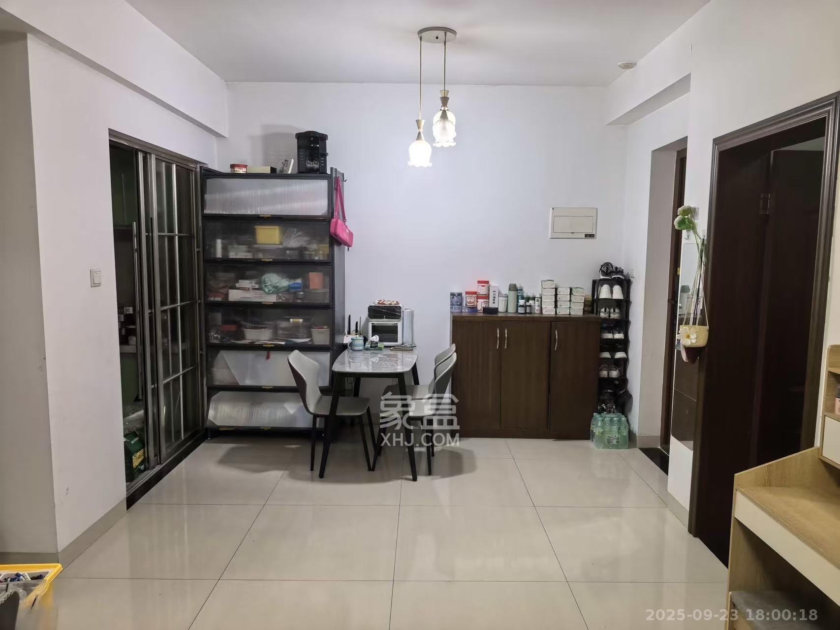 万博汇  2室1厅1卫    2400.0元/月 万博汇  2室1厅1卫    2400.0元/月