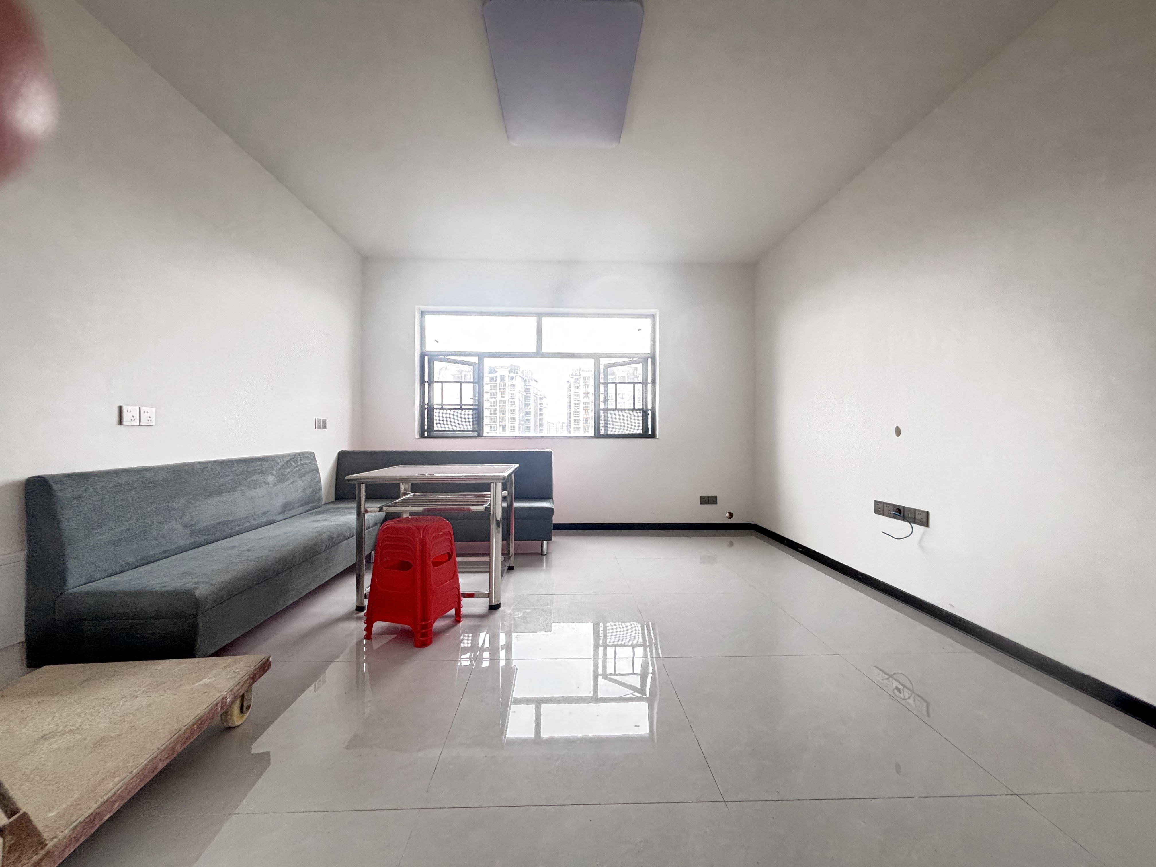 (长铁)秀石家园  3室2厅1卫    1200.0元/月室内图