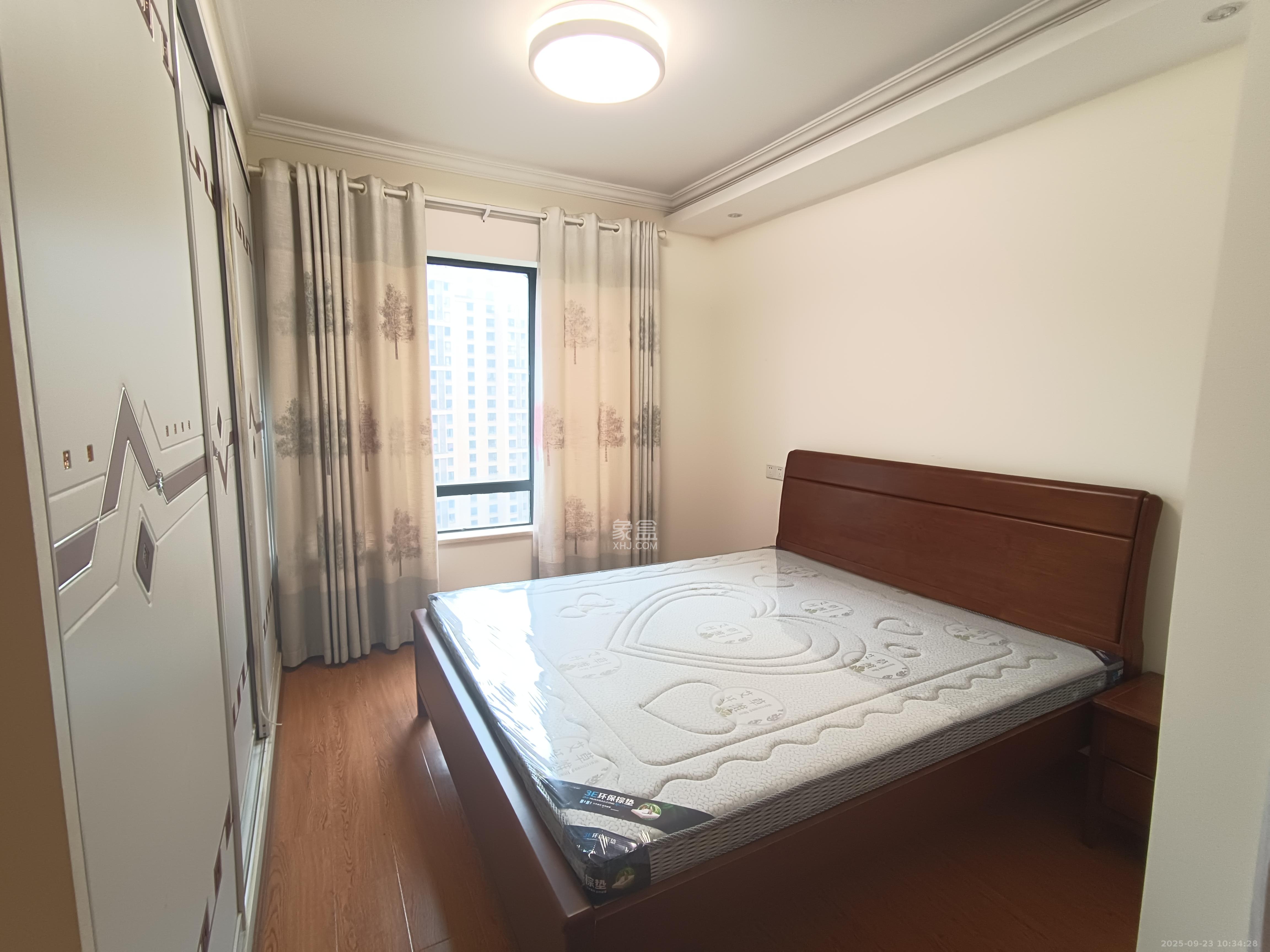 邦盛水岸御园  3室2厅2卫    1960.0元/月室内图