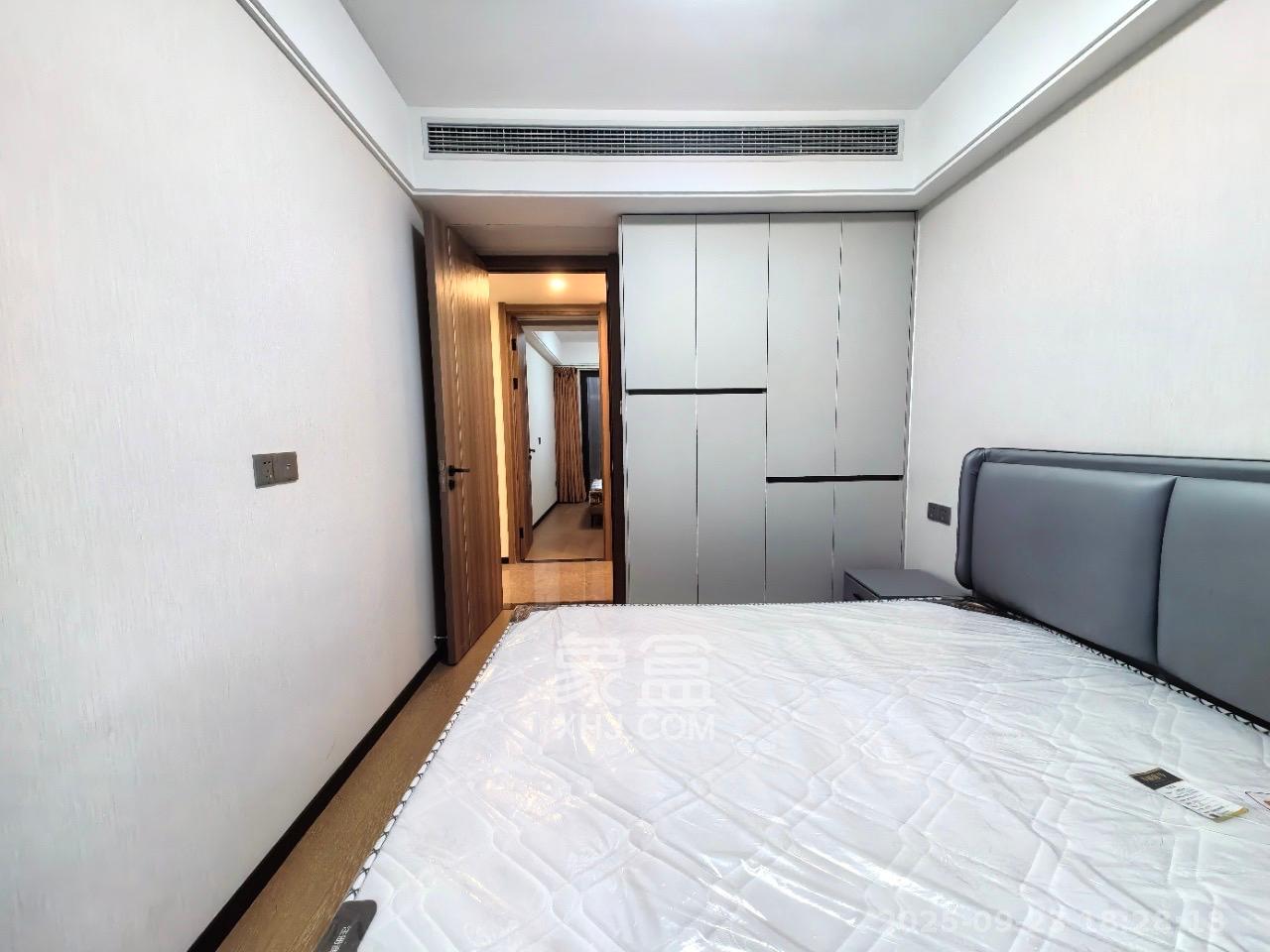 中海阅溪府 5室2厅3卫 5500.0元/月 中海阅溪府 5室2厅3卫 5500.0元/月室内图