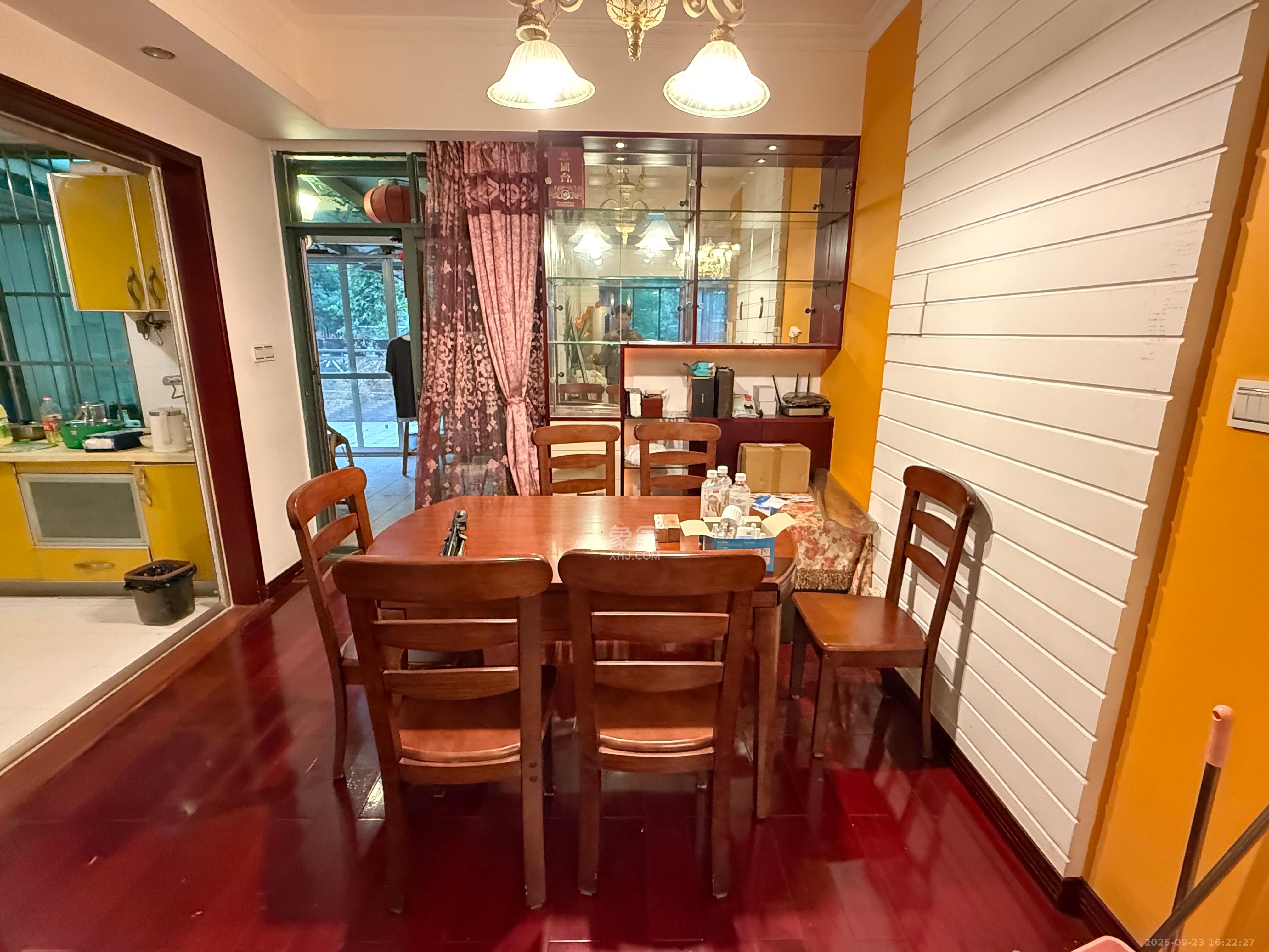 颐美园 3室2厅1卫 2800.0元/月 颐美园 3室2厅1卫 2800.0元/月室内图