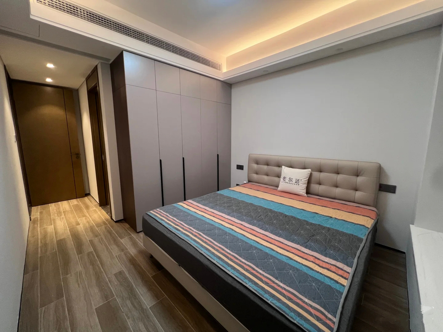 仁恒滨江园(一.二期) 3室2厅2卫 3800.0元/月 仁恒滨江园(一.二期) 3室2厅2卫 3800.0元/月室内图