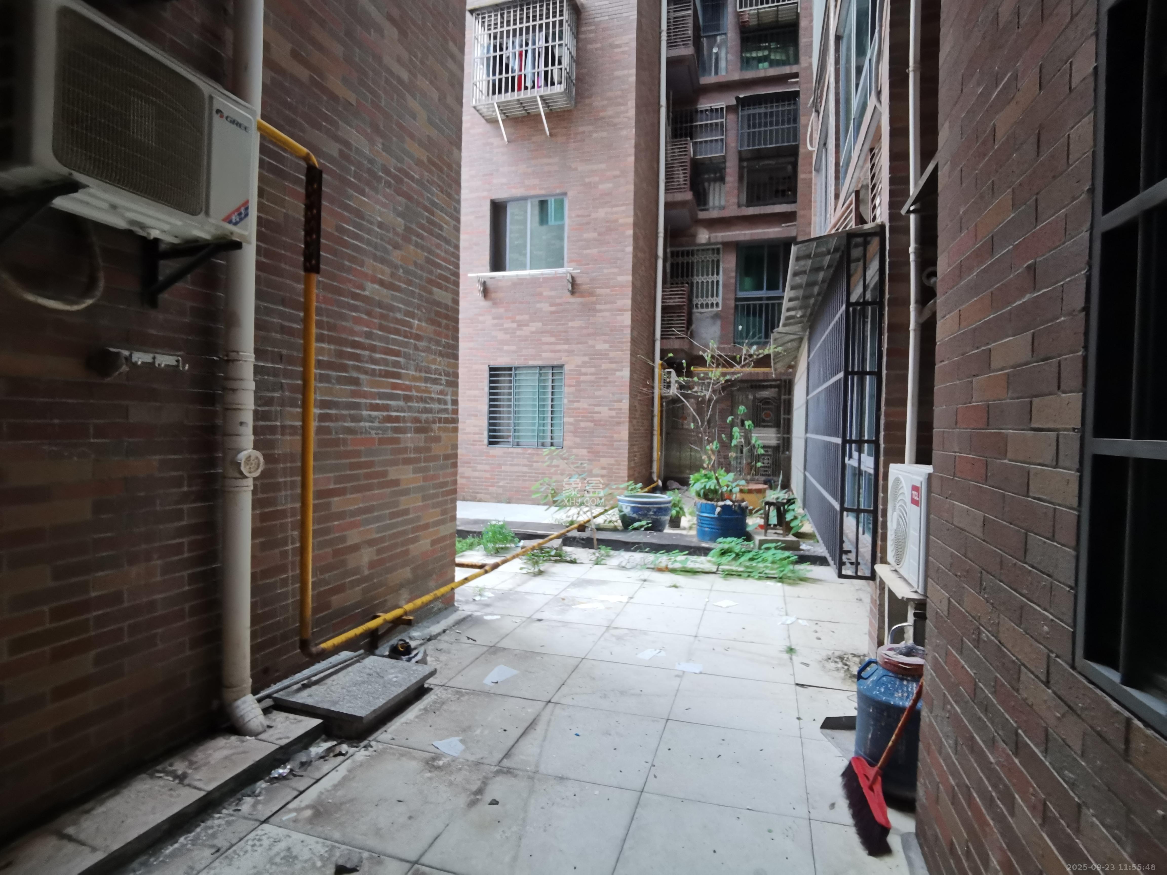 夏威夷碧水春城(碧桂园城市花园) 3室2厅1卫 1800.0元/月 夏威夷碧水春城(碧桂园城市花园) 3室2厅1卫 1800.0元/月室内图