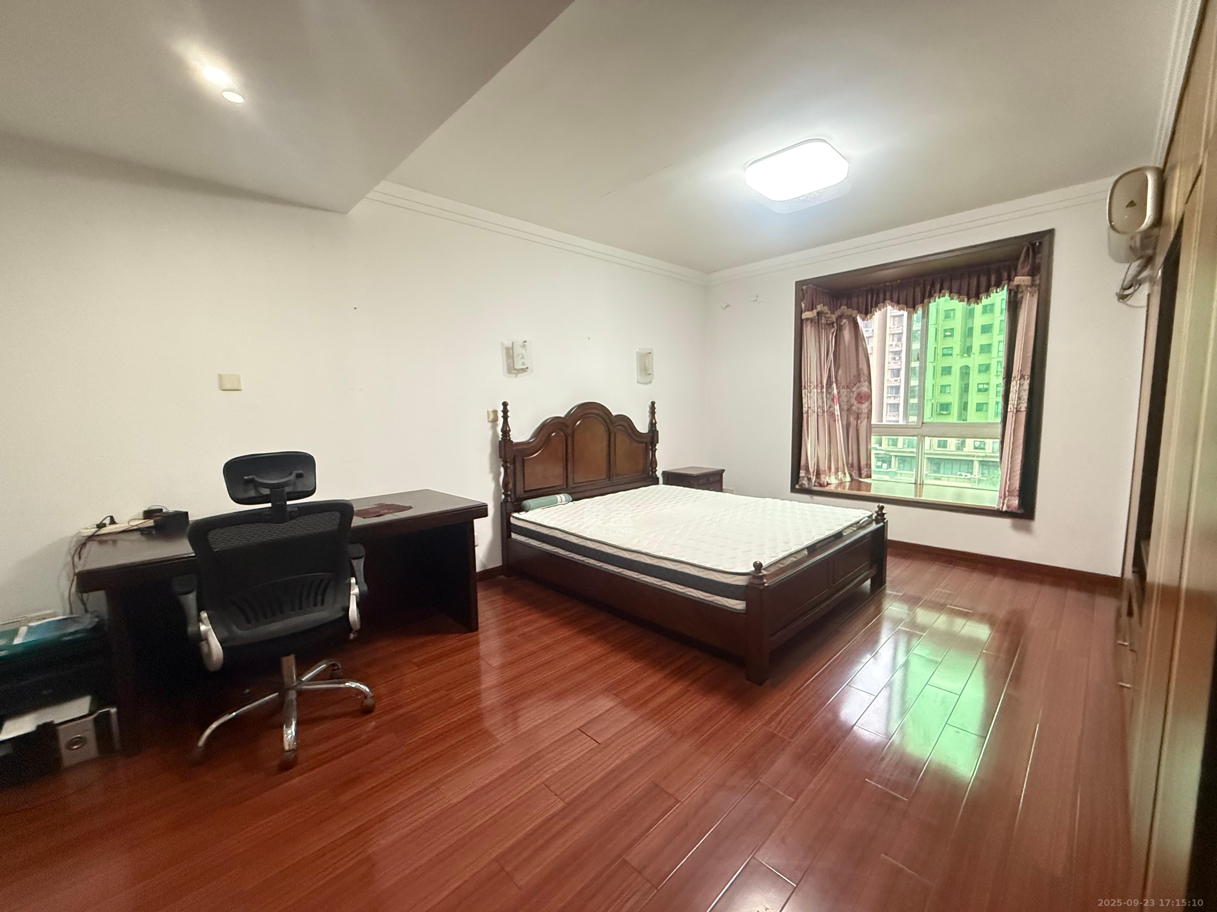 咸嘉新村嘉旺苑 3室2厅2卫 2500.0元/月 咸嘉新村嘉旺苑 3室2厅2卫 2500.0元/月室内图