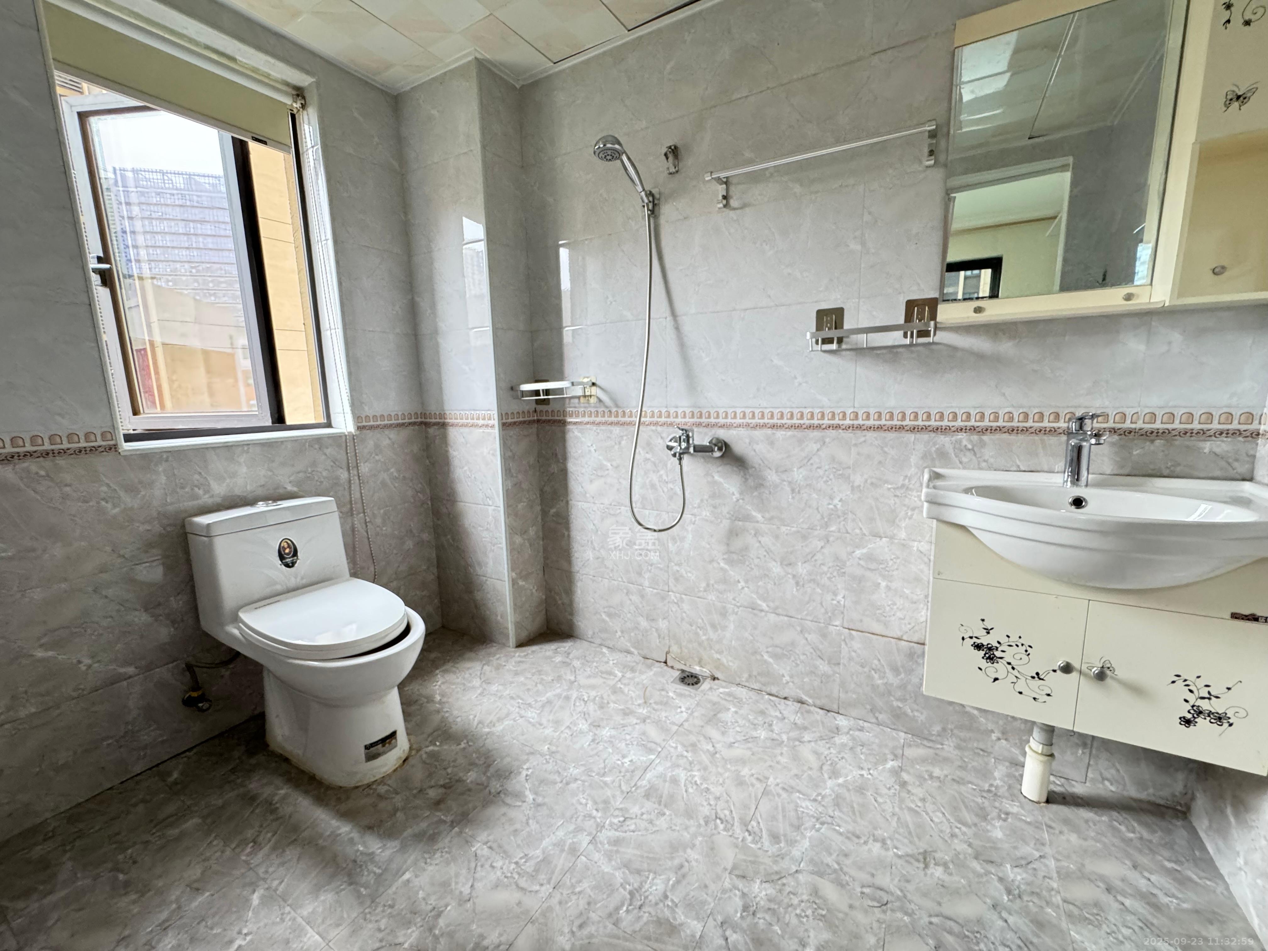 协信星澜汇 3室2厅2卫 2800.0元/月 协信星澜汇 3室2厅2卫 2800.0元/月室内图