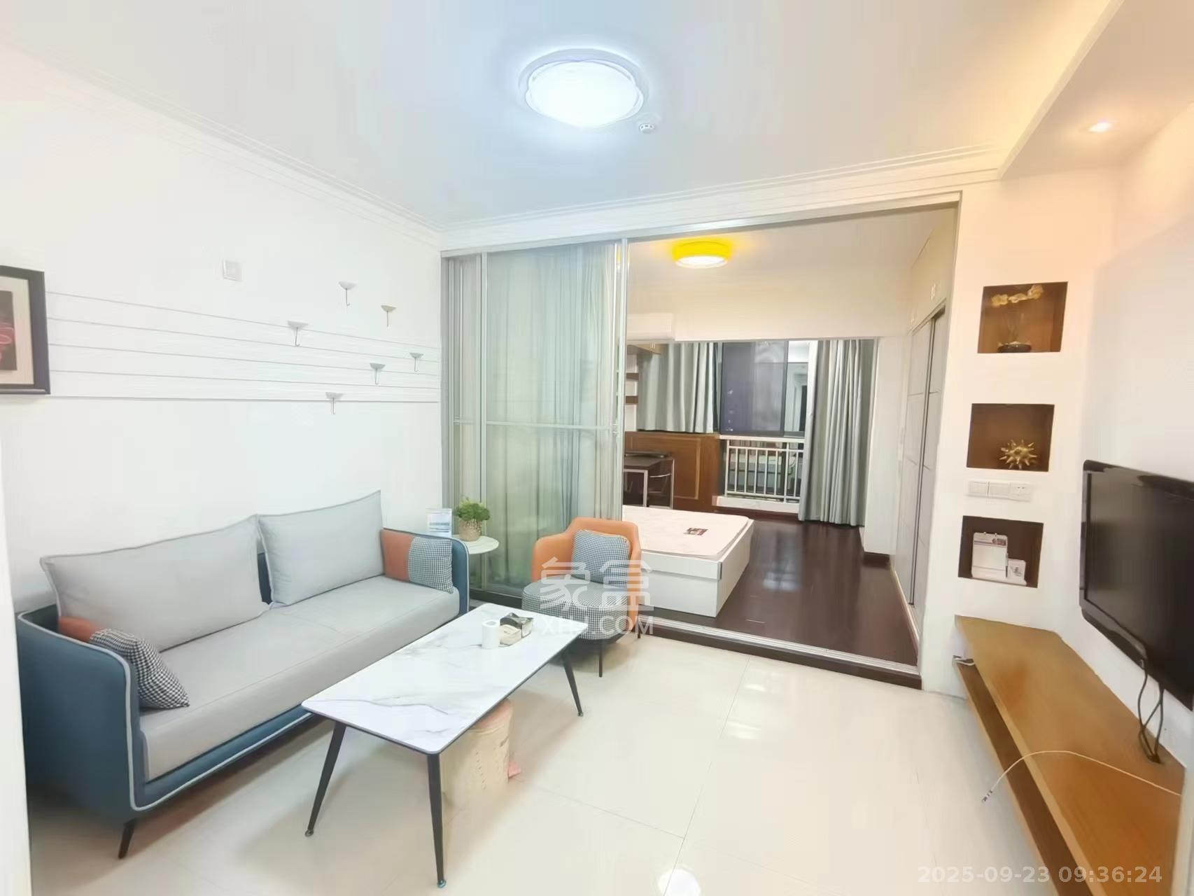 七彩丽都  1室1厅1卫    2000.0元/月室内图