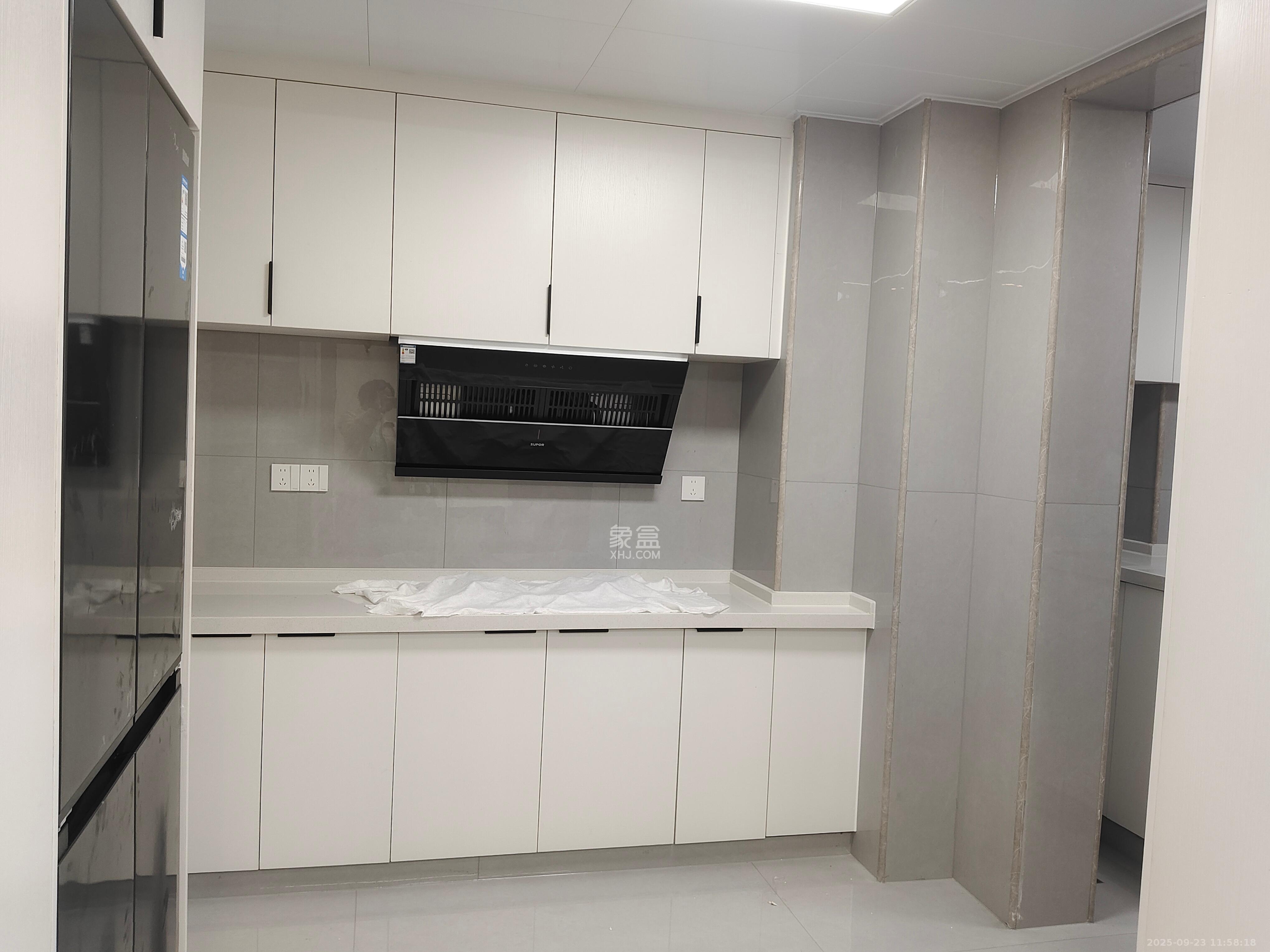 岭福家苑(天心佳苑) 4室2厅2卫 4300.0元/月 岭福家苑(天心佳苑) 4室2厅2卫 4300.0元/月室内图