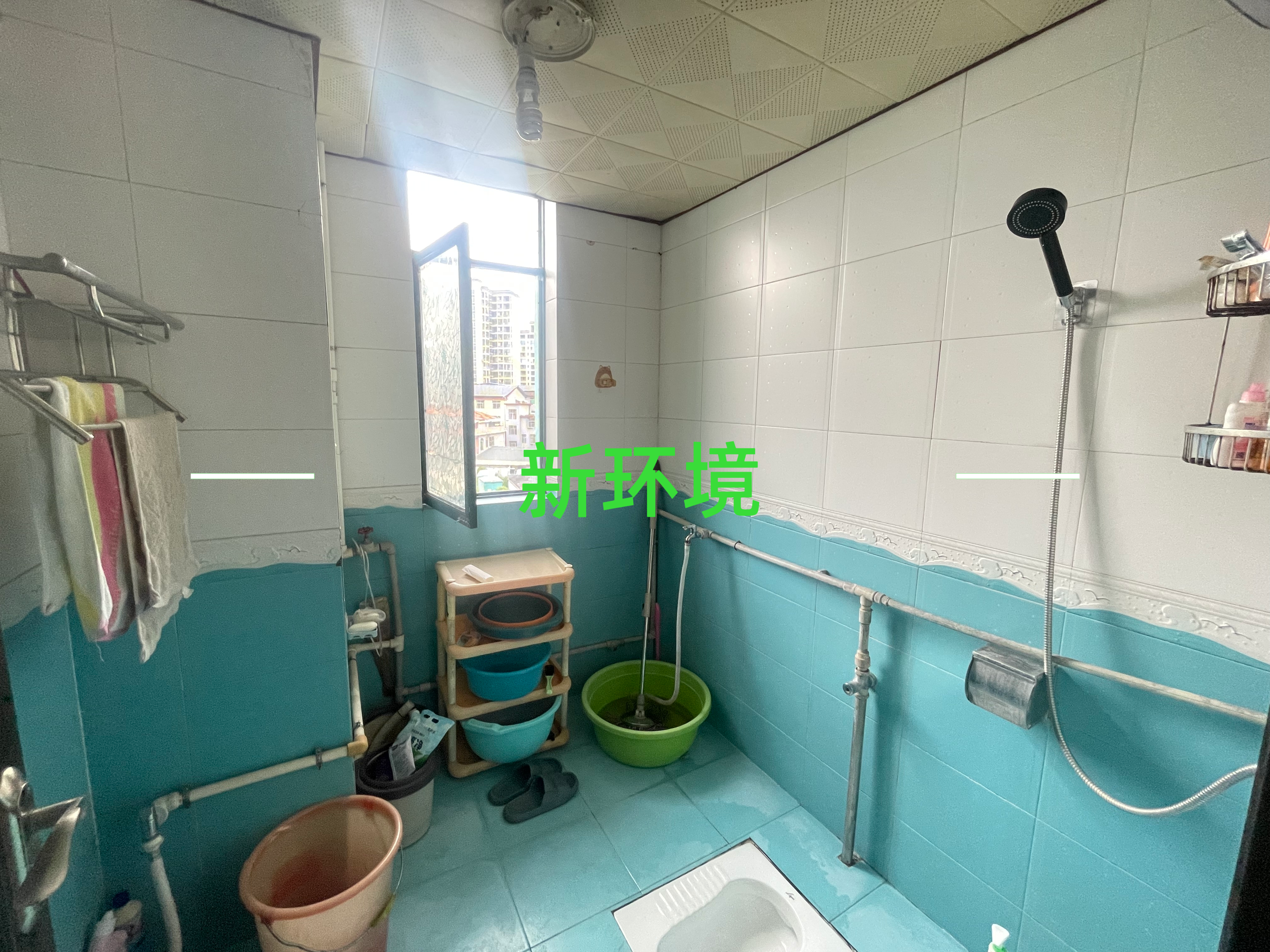 鼎泰逸景园  4室2厅2卫   61.80万客厅
