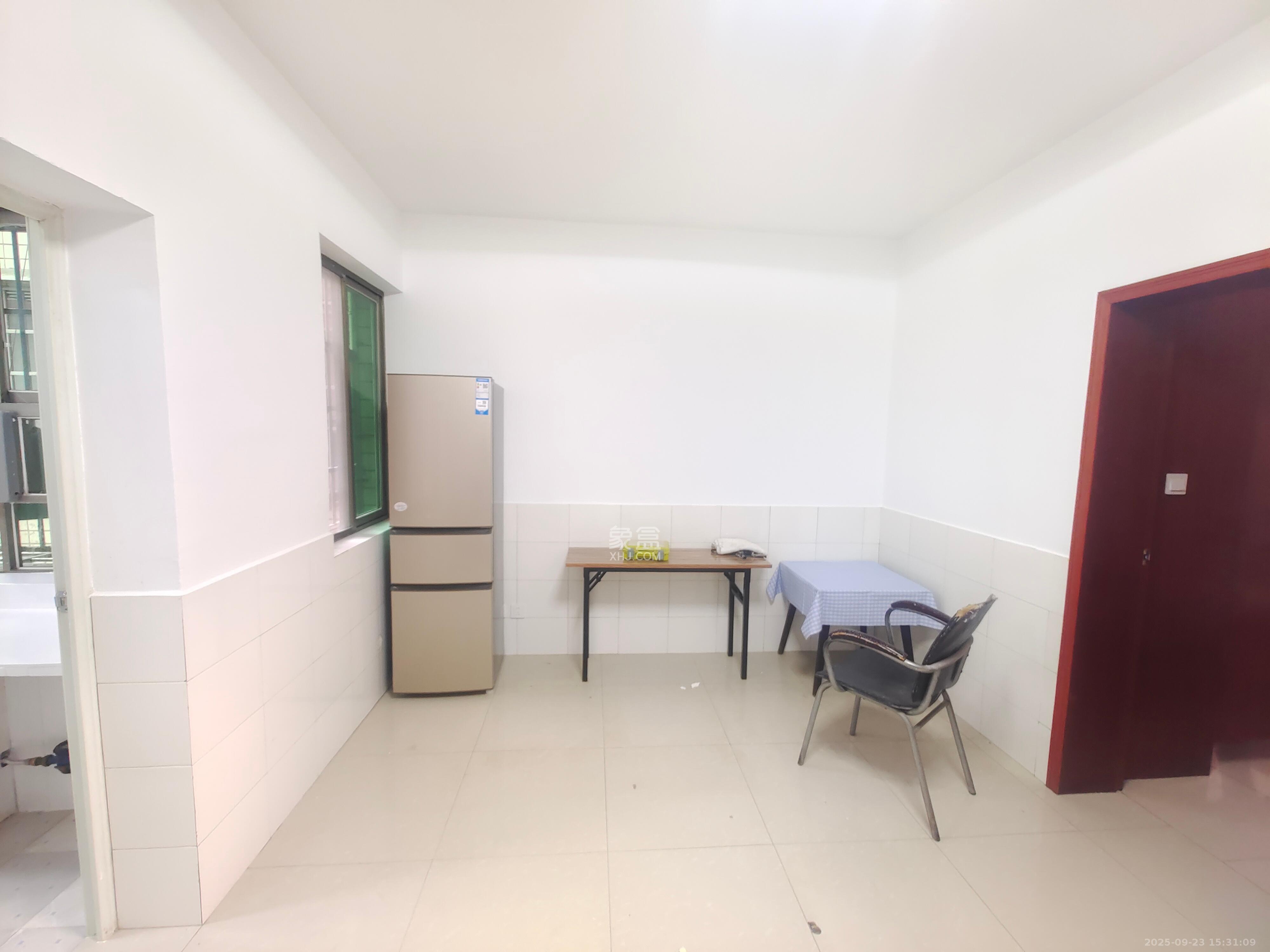 裕民小区 2室1厅1卫 1800.00元/月 裕民小区 2室1厅1卫 1800.00元/月室内图