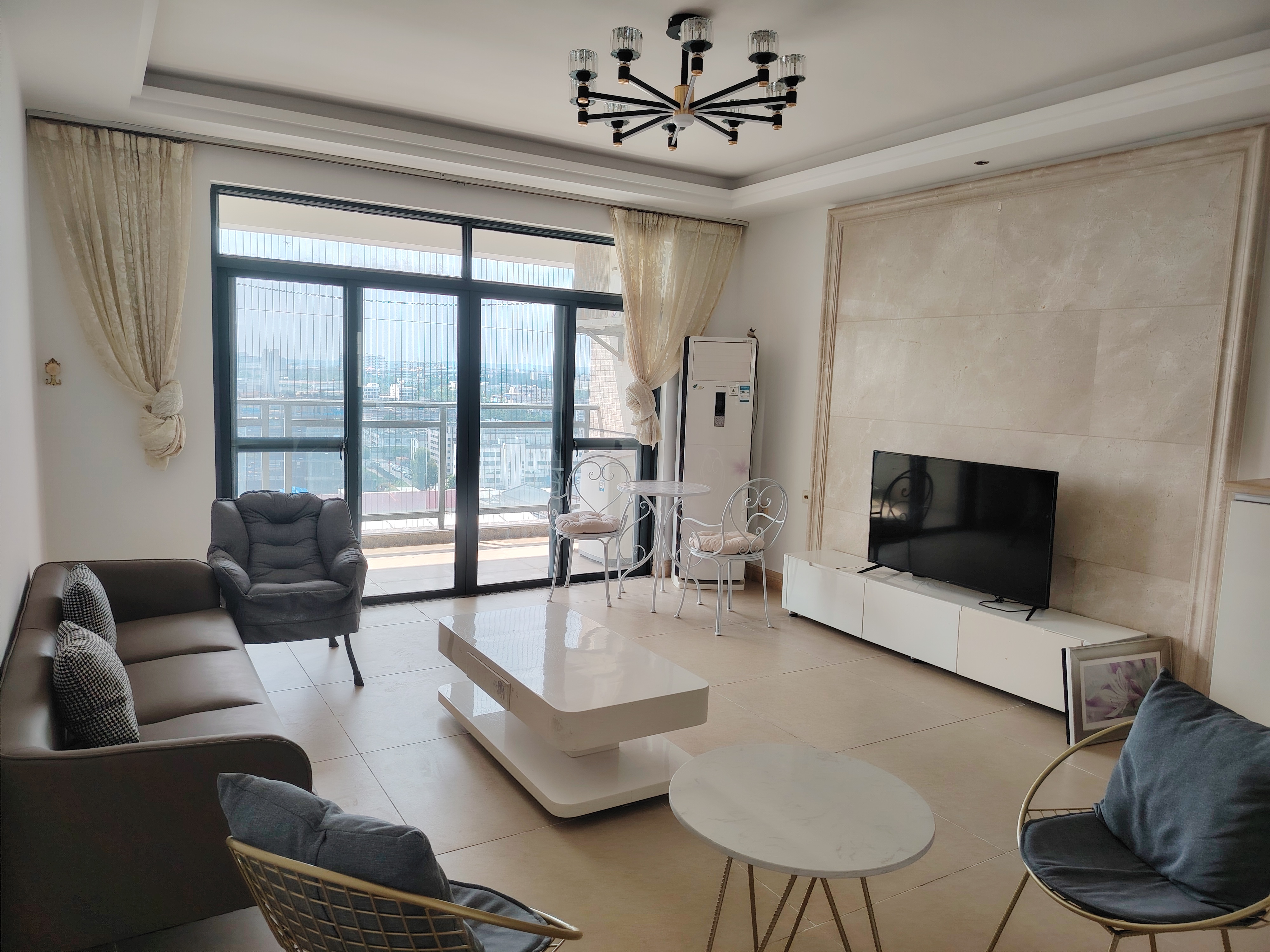 祥和家园 3室2厅2卫 3500.0元/月 祥和家园 3室2厅2卫 3500.0元/月室内图