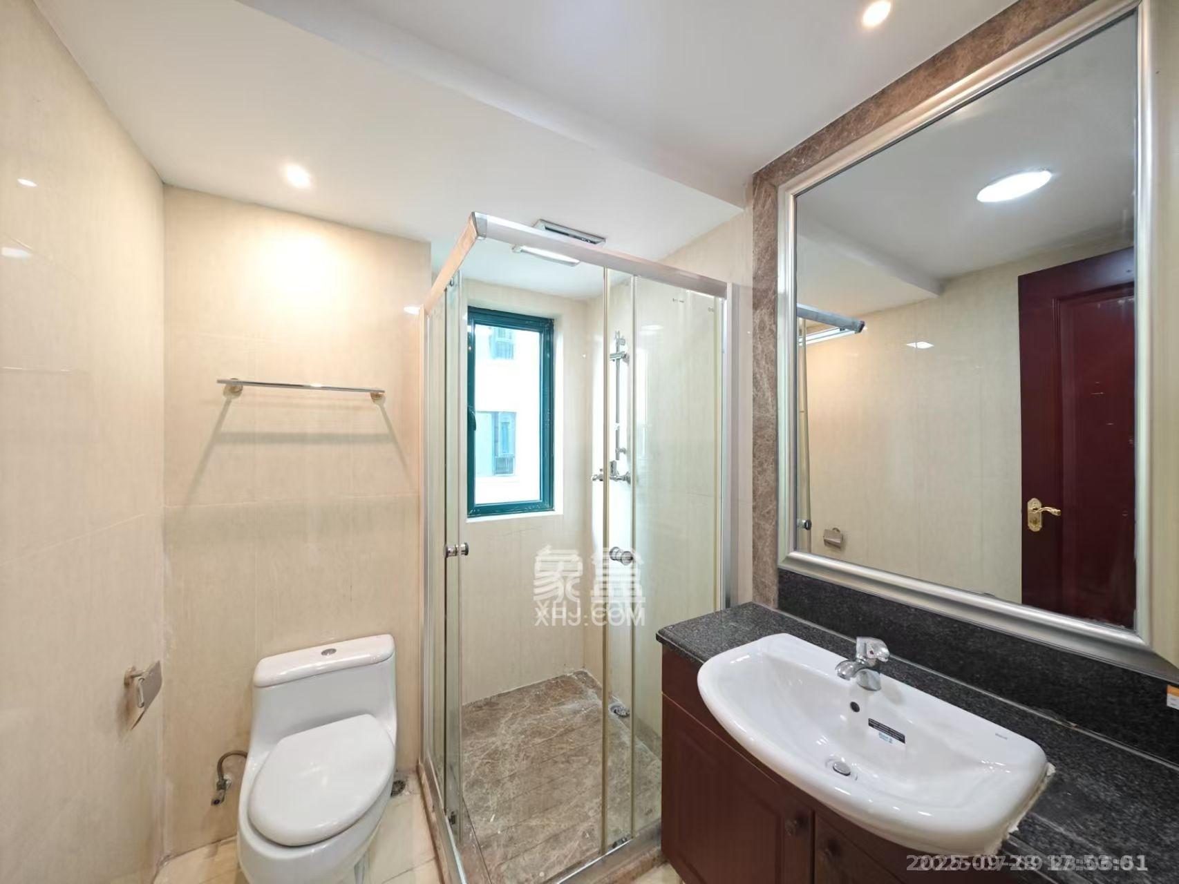 恒大城 4室2厅2卫 2600.0元/月 恒大城 4室2厅2卫 2600.0元/月室内图