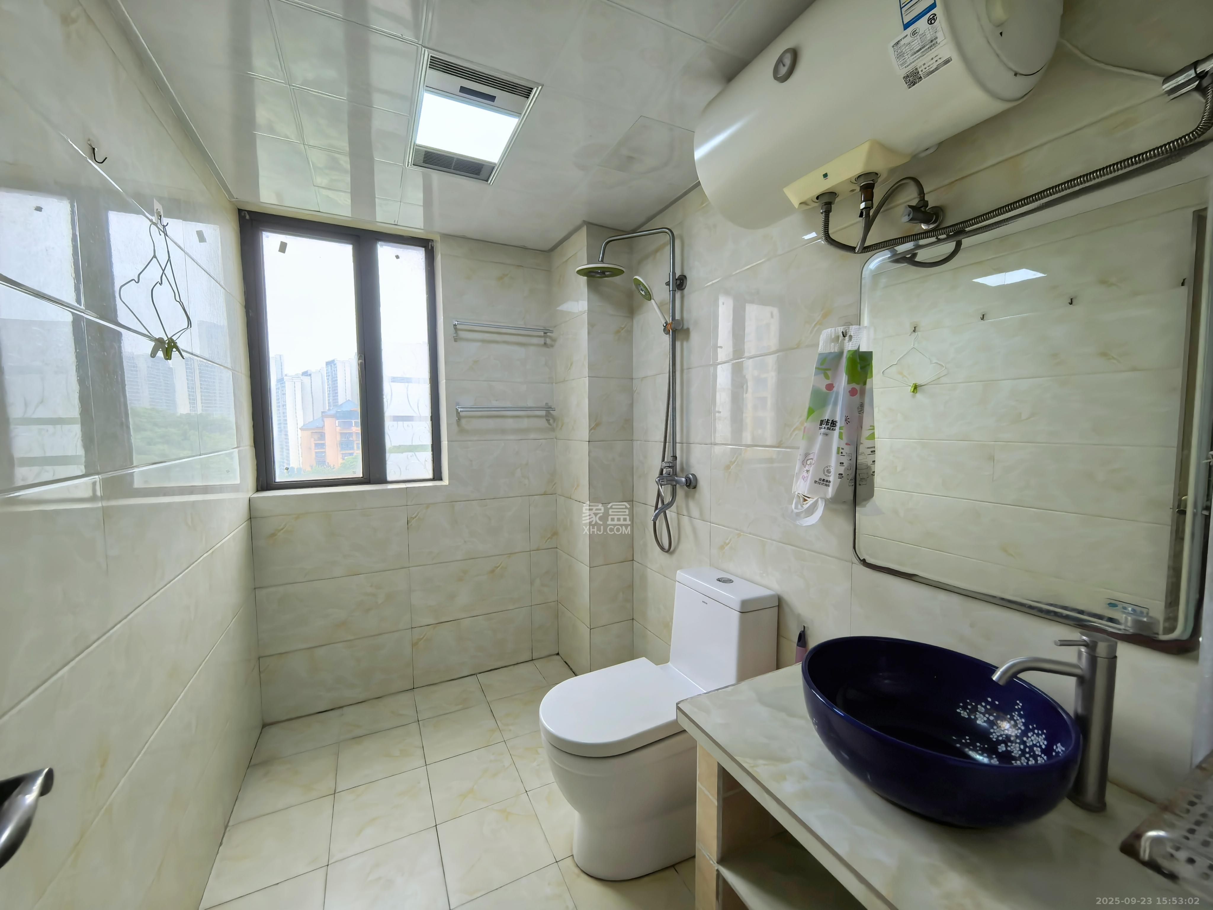 中城丽景香山园  3室2厅2卫    2900.0元/月室内图