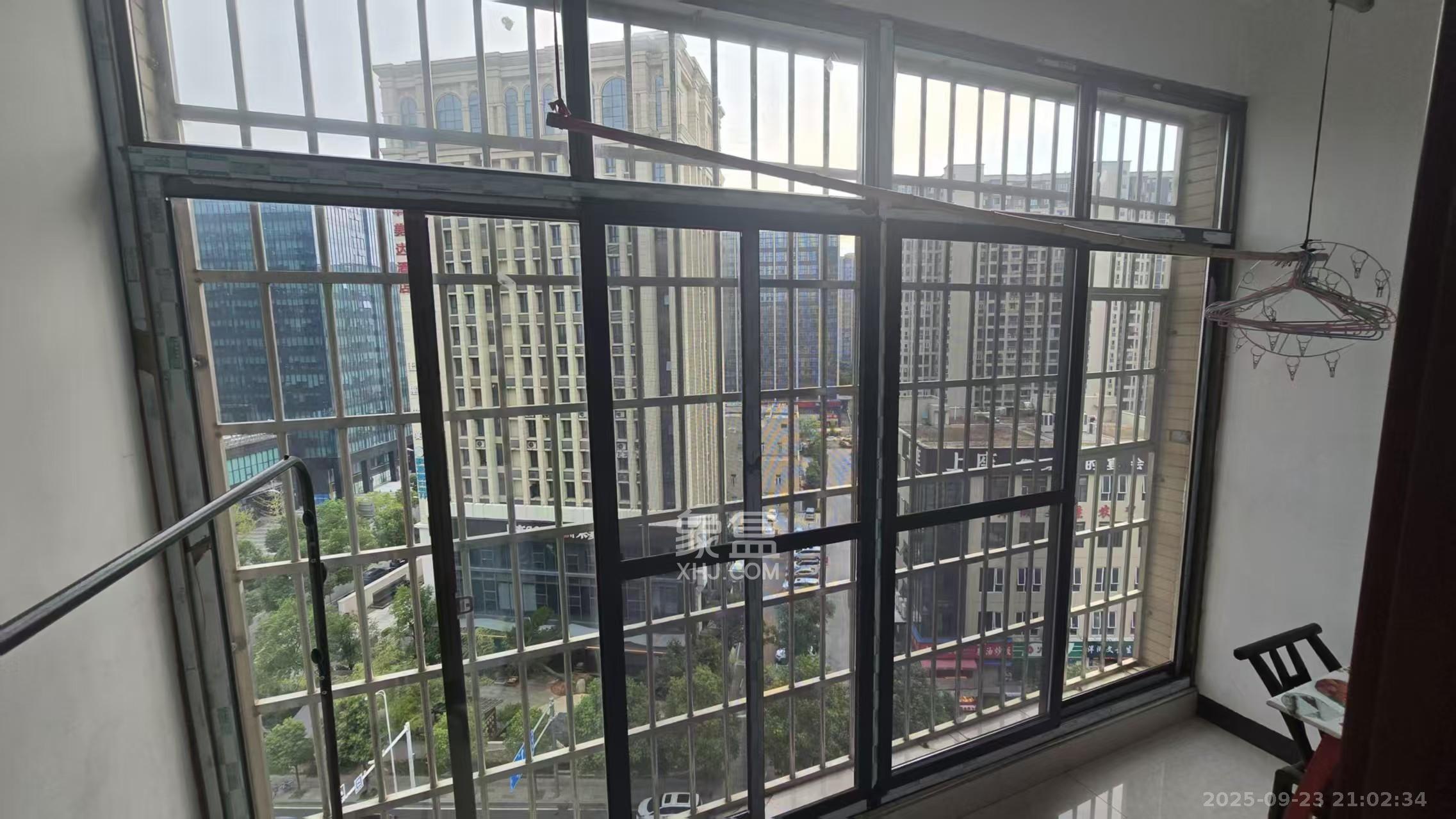 洋湖景园 3室1厅1卫 2400.0元/月 洋湖景园 3室1厅1卫 2400.0元/月室内图