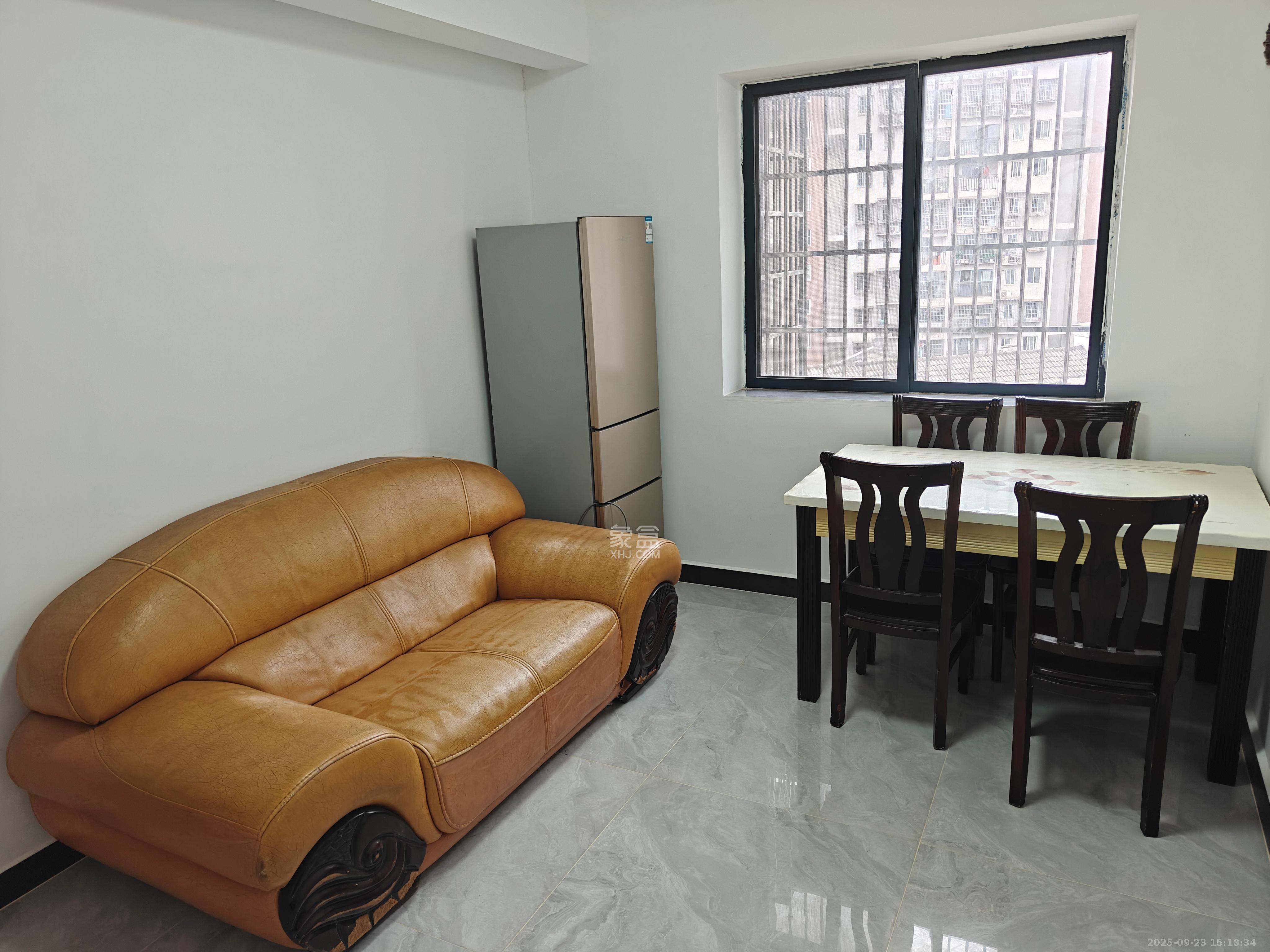 天凯东苑 1室1厅1卫 1200.0元/月 天凯东苑 1室1厅1卫 1200.0元/月室内图