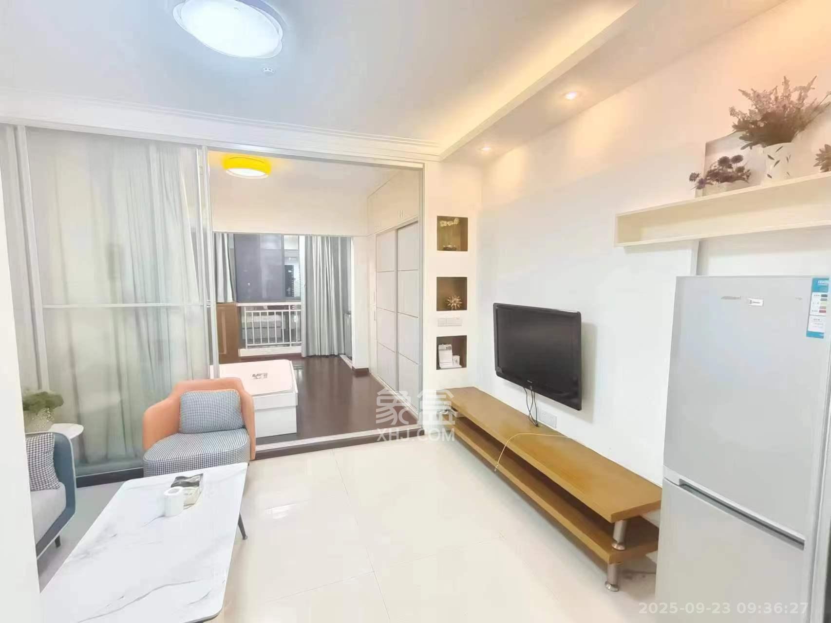 七彩丽都 1室1厅1卫 2000.0元/月 七彩丽都 1室1厅1卫 2000.0元/月室内图