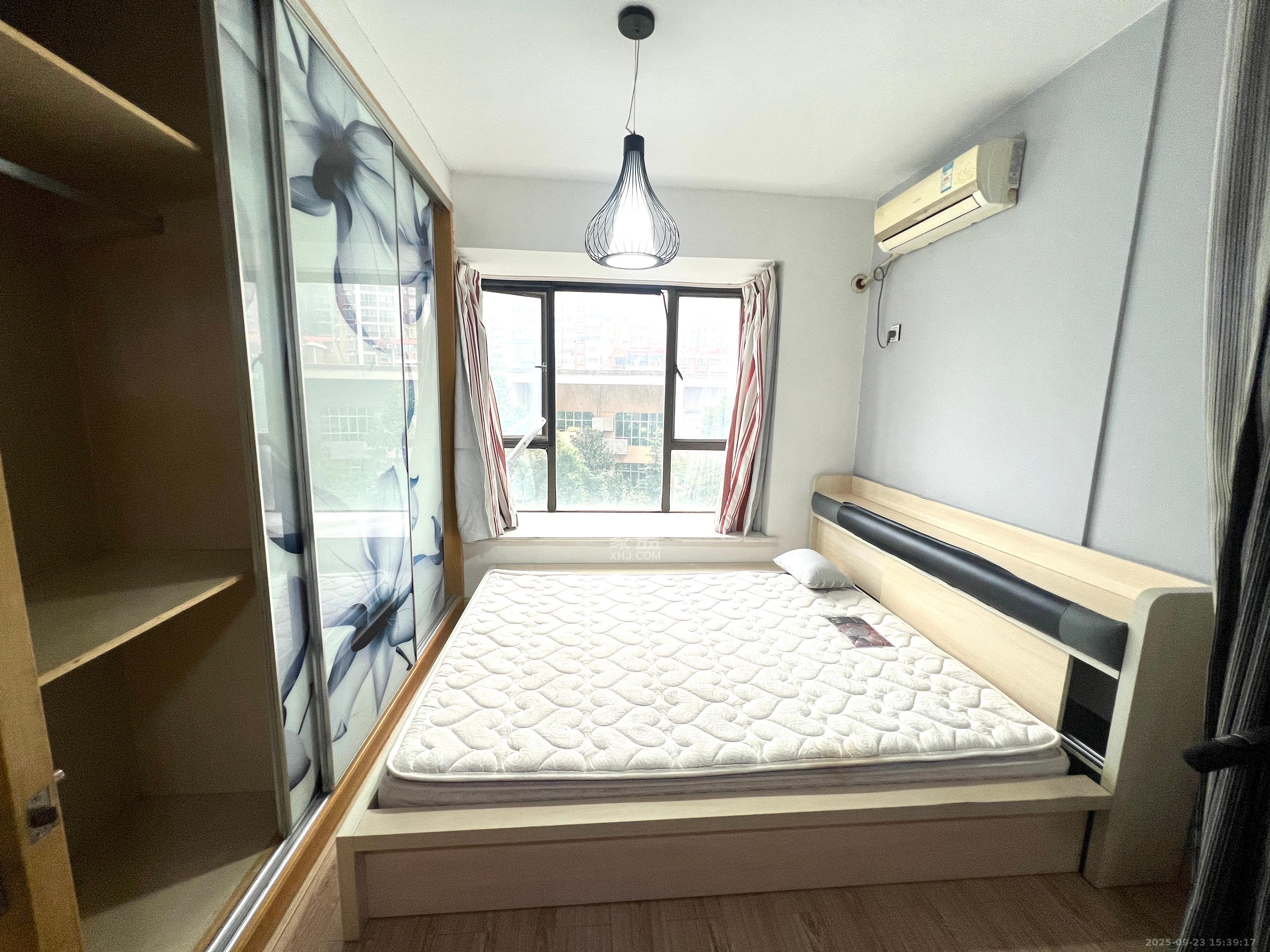 山水花都 1室1厅1卫 1400.0元/月 山水花都 1室1厅1卫 1400.0元/月室内图