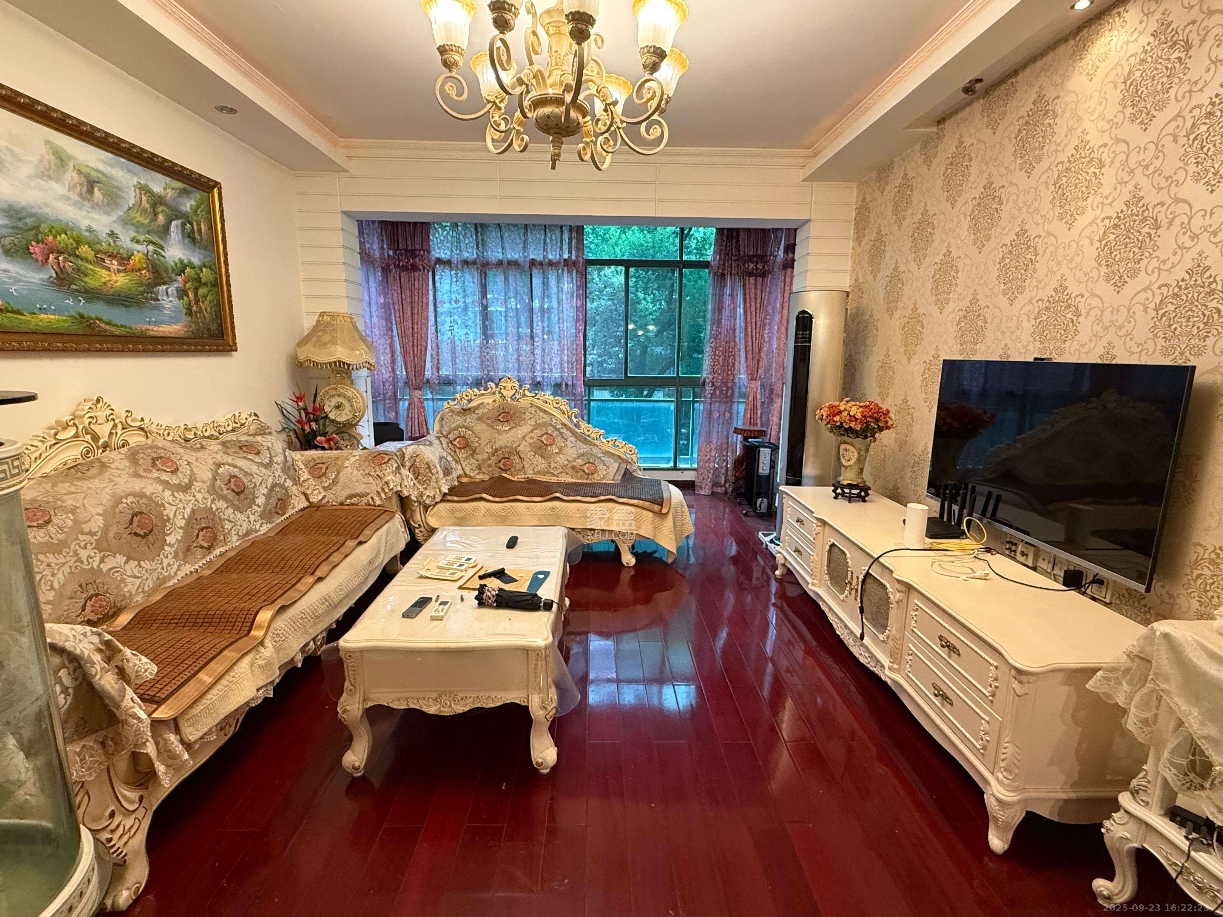 颐美园 3室2厅1卫 2800.0元/月 颐美园 3室2厅1卫 2800.0元/月室内图