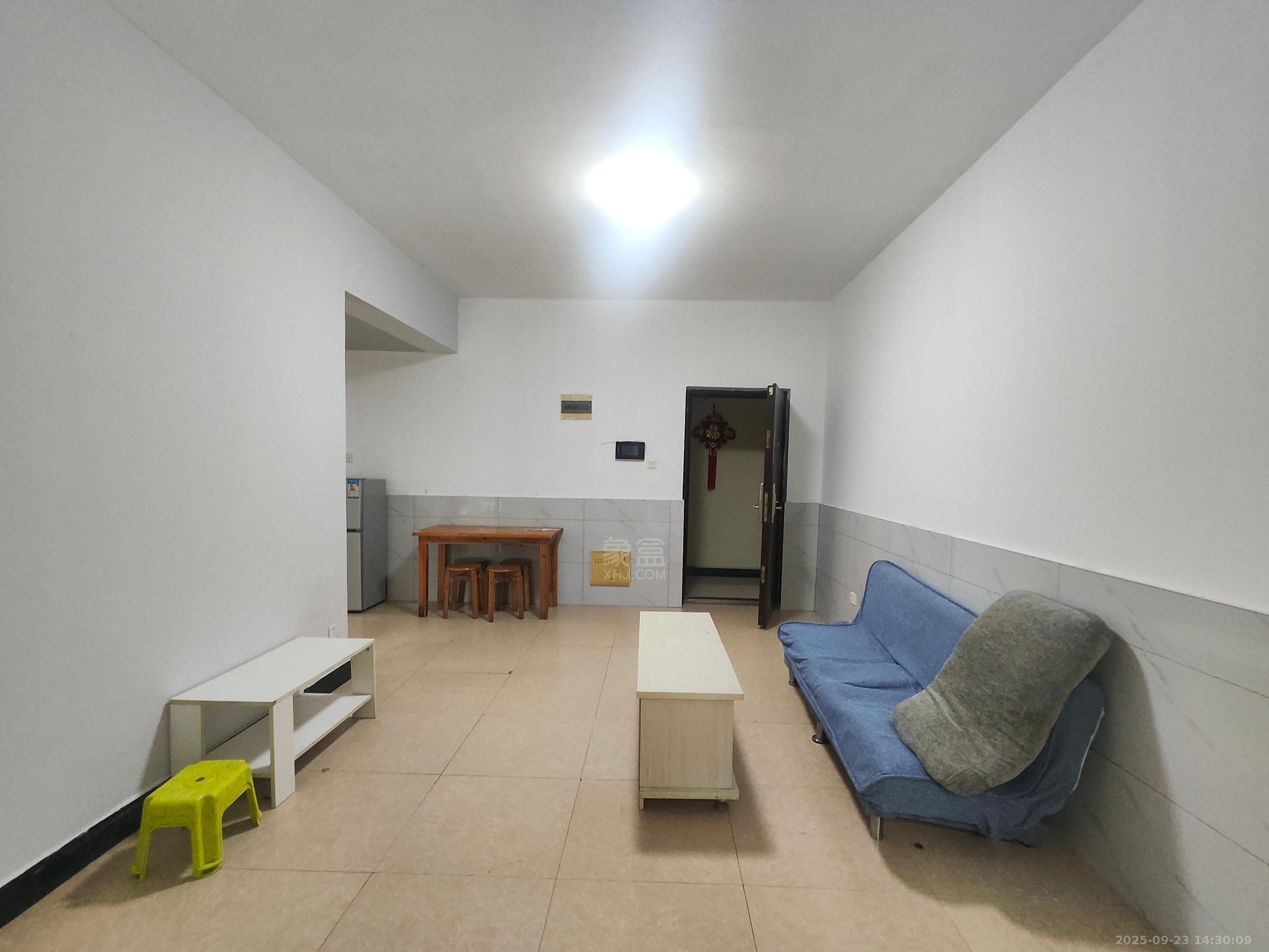 庐山春天早安华晨 1室1厅1卫 1300.0元/月 庐山春天早安华晨 1室1厅1卫 1300.0元/月室内图