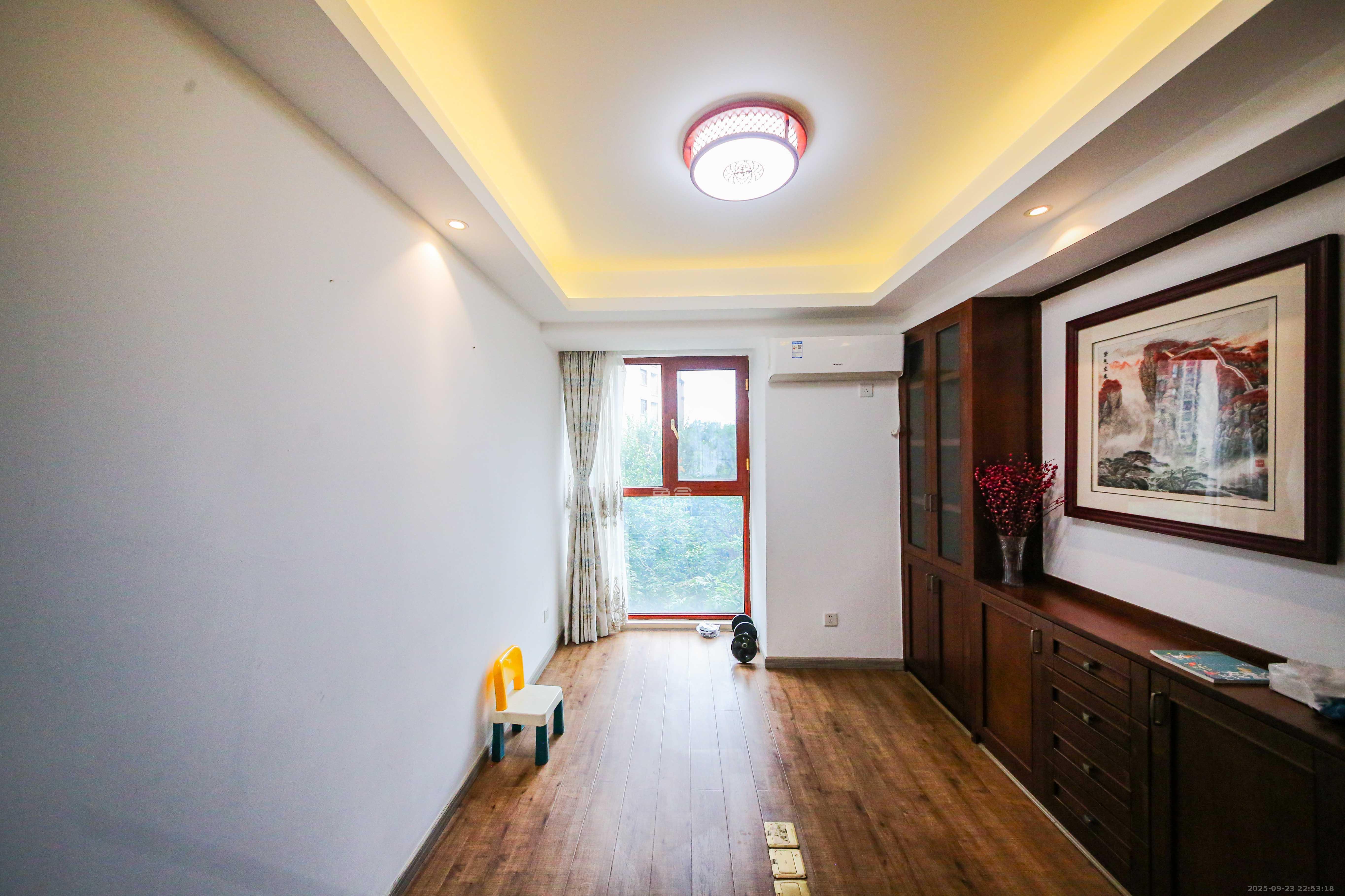 奥林匹克花园贡院二期  4室2厅2卫    130.0万卧室