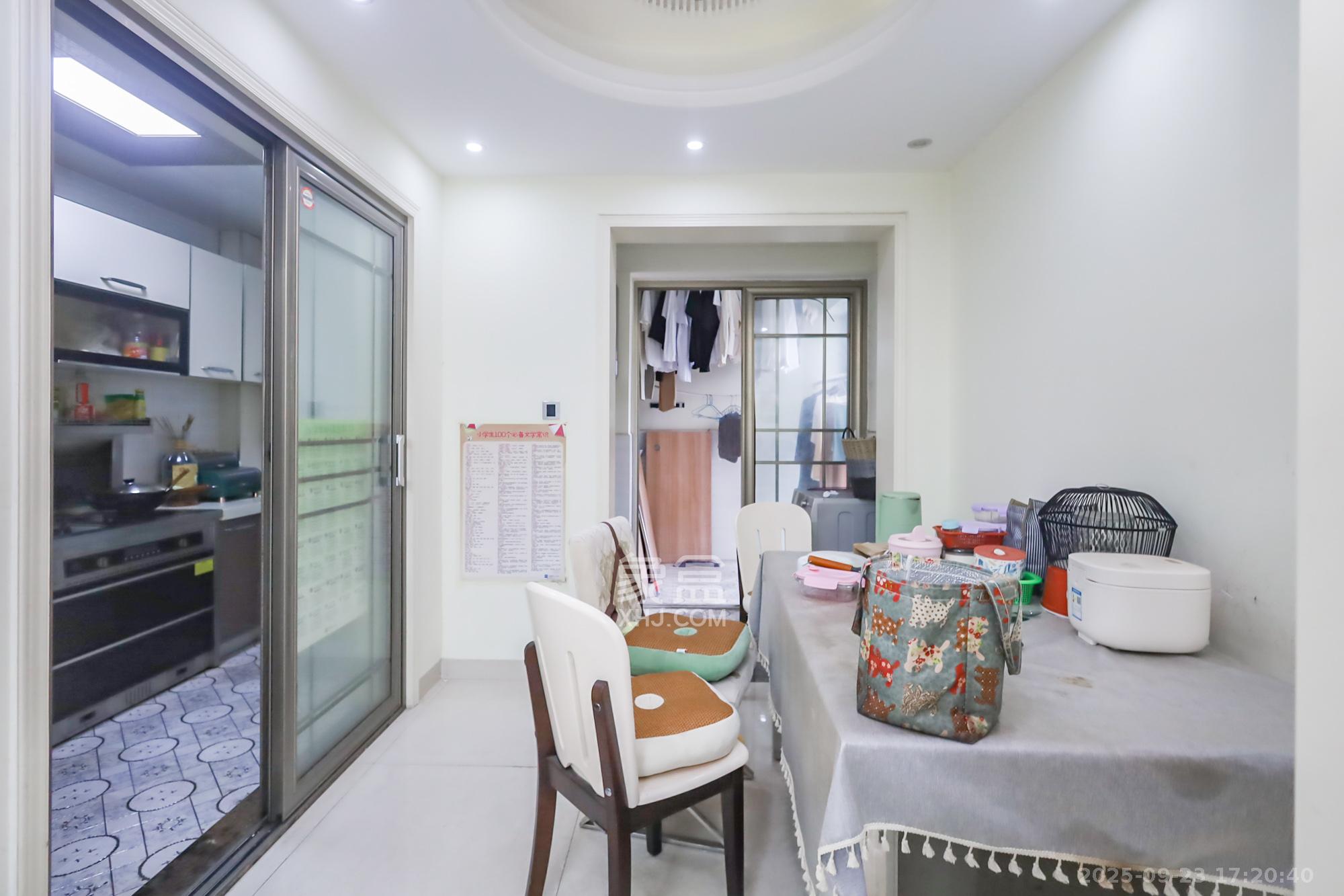 奥克斯广场  3室2厅2卫    105.0万 奥克斯广场  3室2厅2卫    105.0万其他