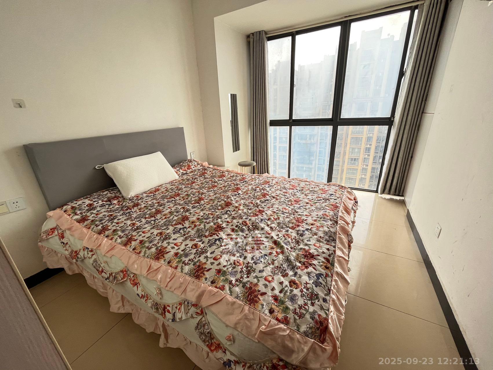 百纳广场(百纳公寓) 2室2厅1卫 2000.0元/月 百纳广场(百纳公寓) 2室2厅1卫 2000.0元/月室内图