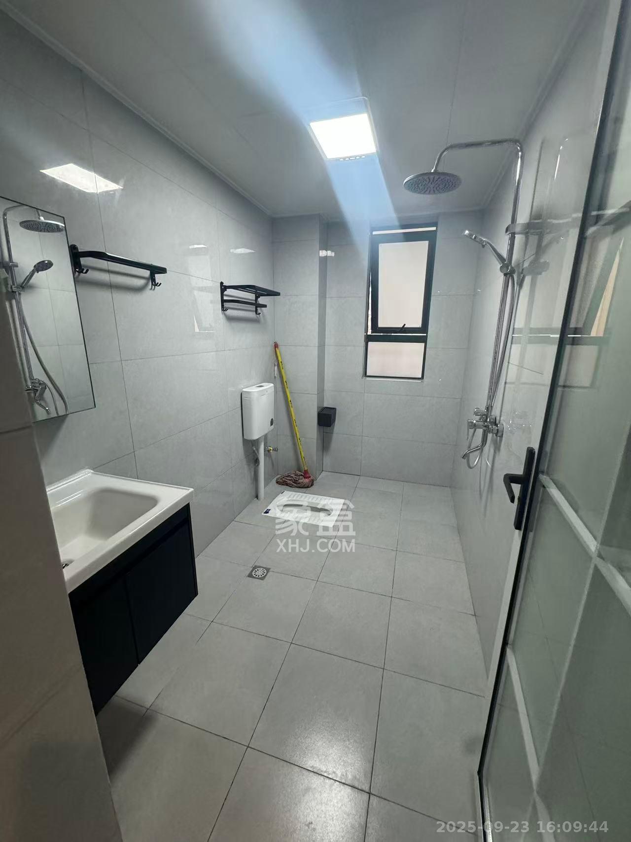 伊景园滨河苑  3室2厅2卫    2600.0元/月室内图