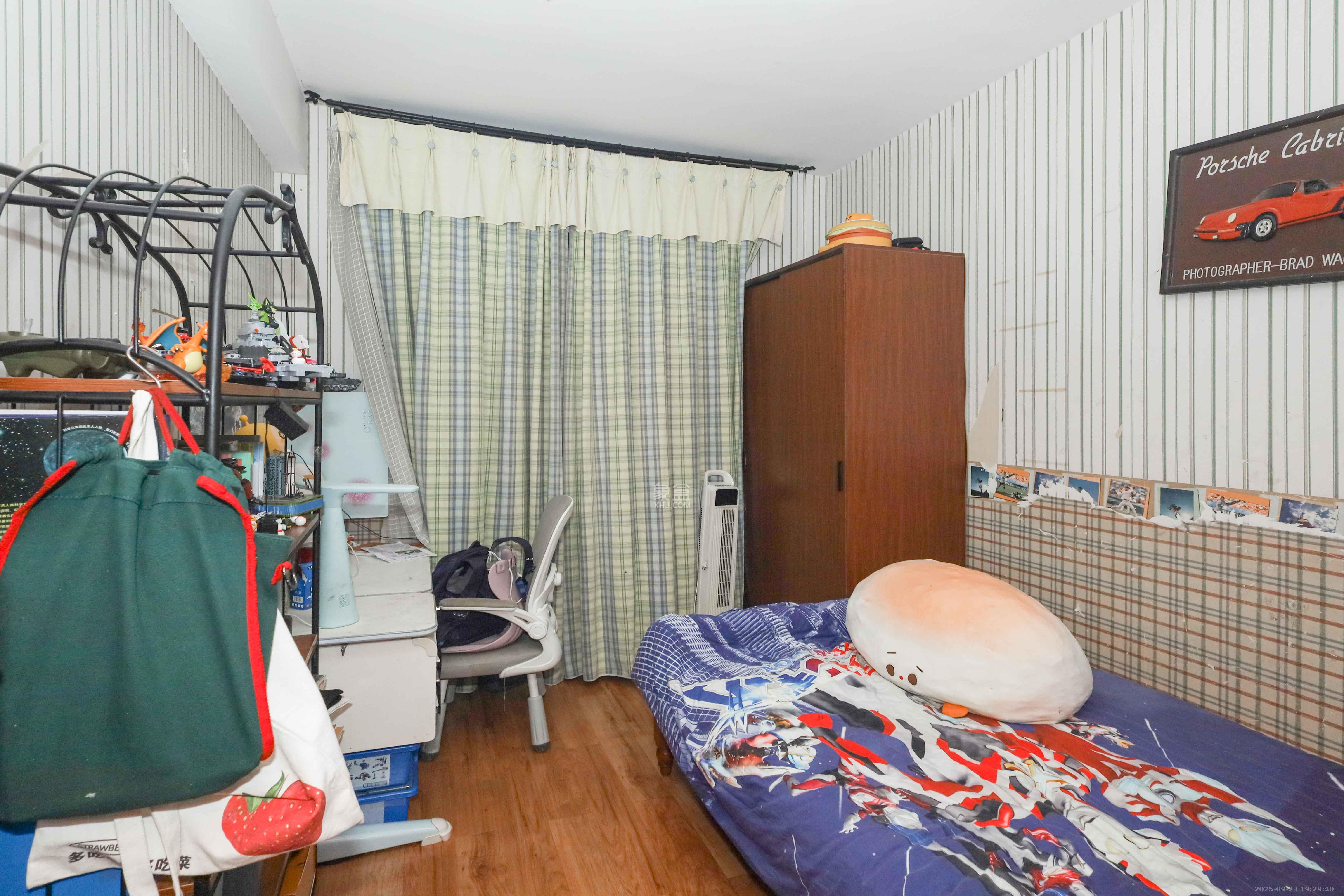 保利麓谷林语B区 3室2厅2卫 105.0万 保利麓谷林语B区 3室2厅2卫 105.0万卧室