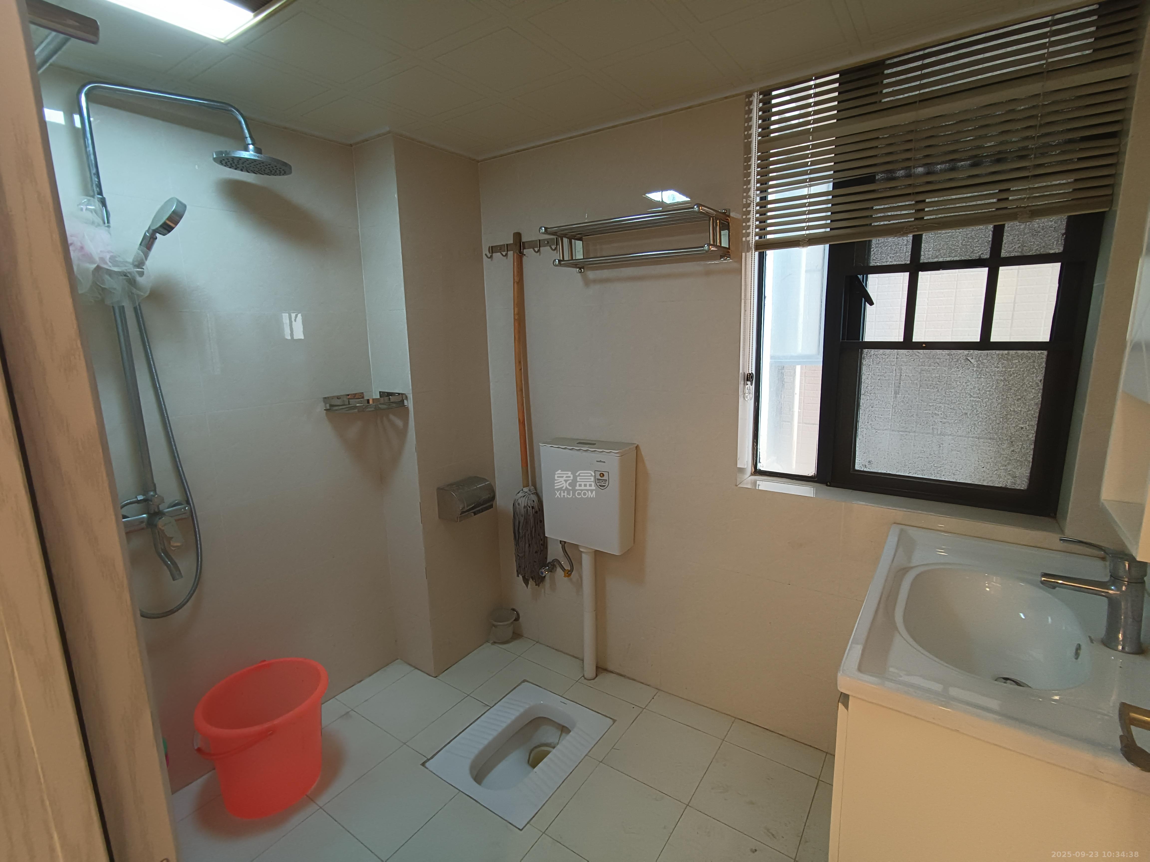 邦盛水岸御园  3室2厅2卫    1960.0元/月室内图