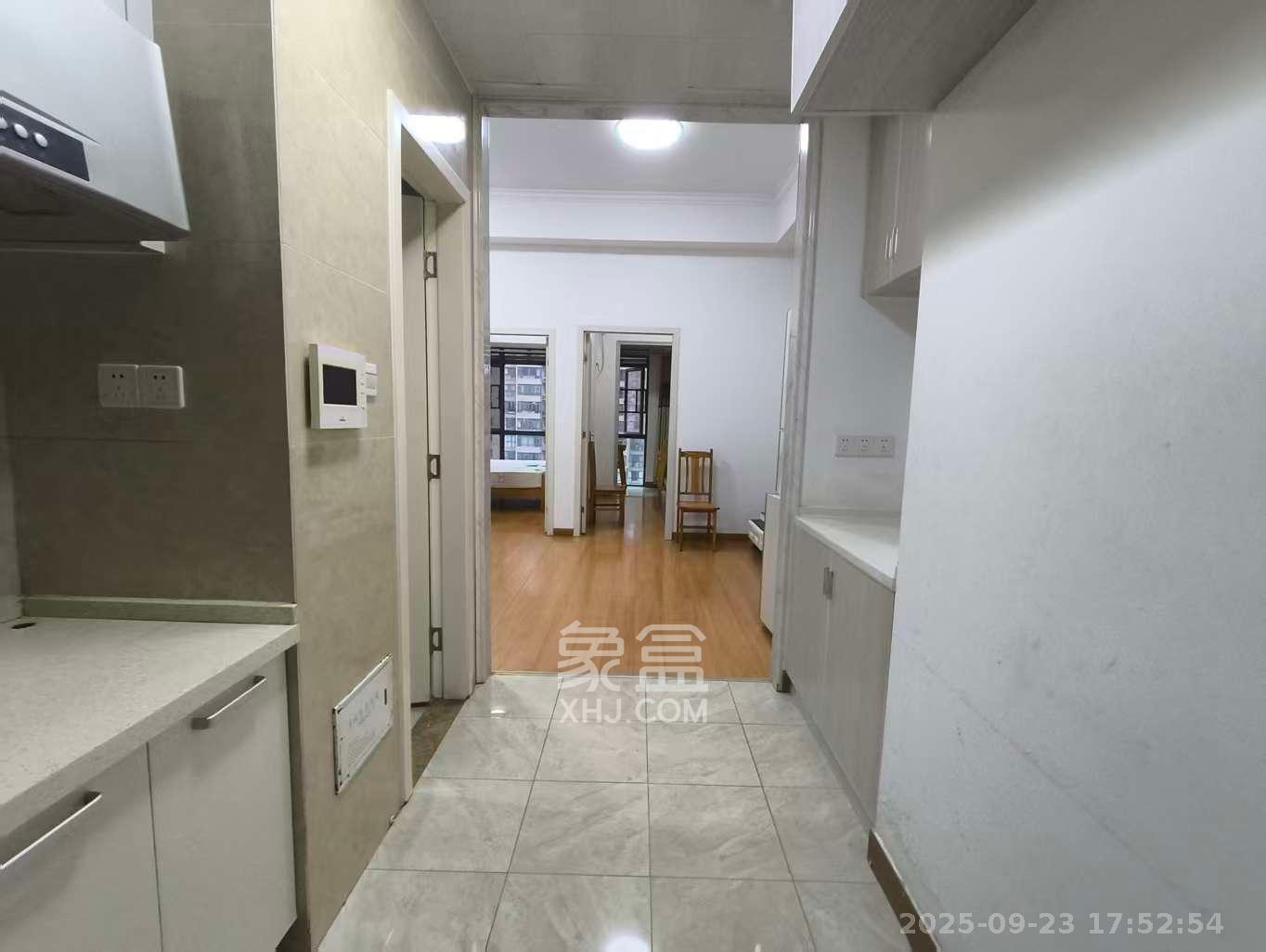 潇湘名城(新里程潇湘名城)  2室2厅1卫    2000.0元/月 潇湘名城(新里程潇湘名城)  2室2厅1卫    2000.0元/月室内图