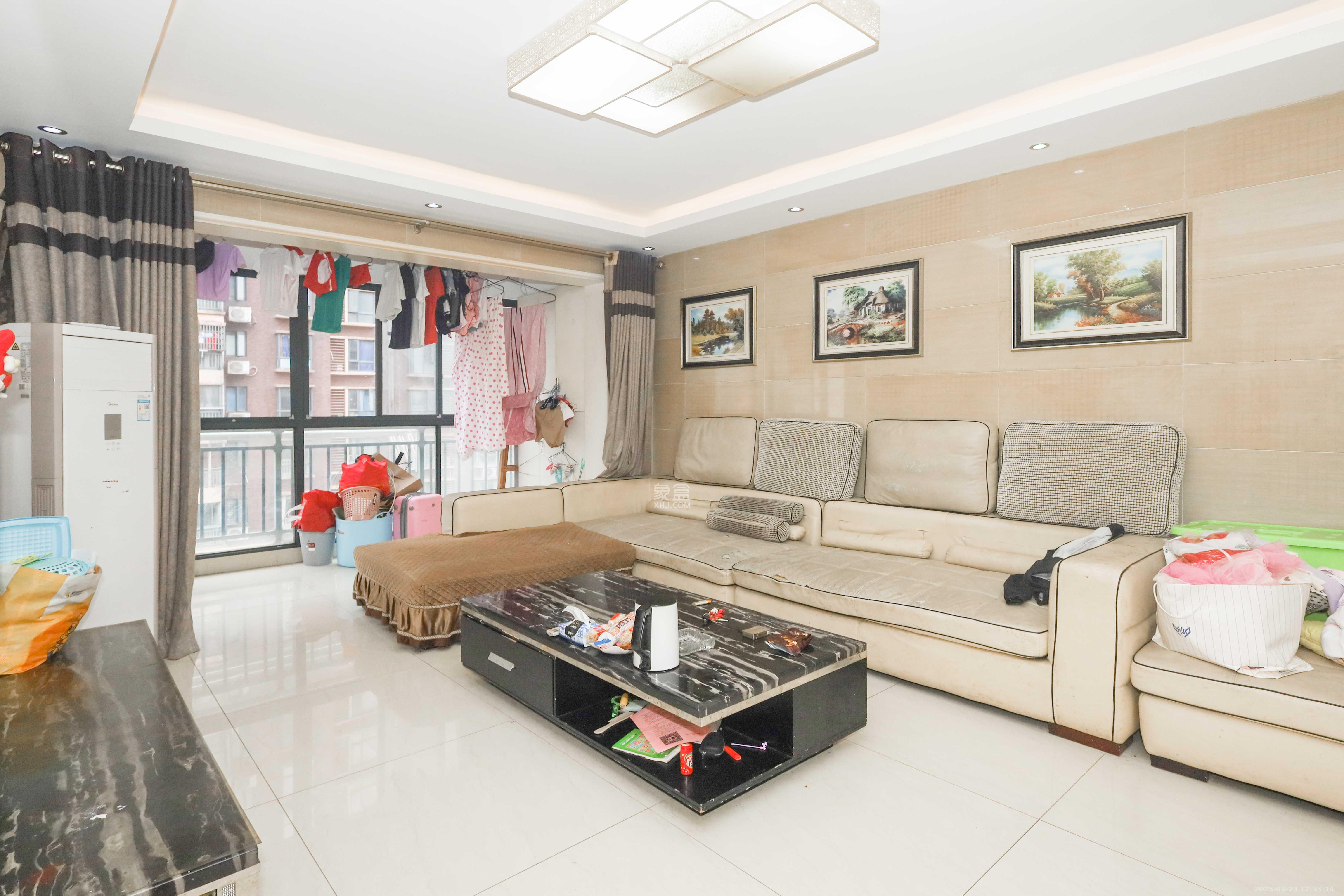 麓谷公馆(涉外国际公馆) 2室0厅0卫 55.0万 麓谷公馆(涉外国际公馆) 2室0厅0卫 55.0万客厅