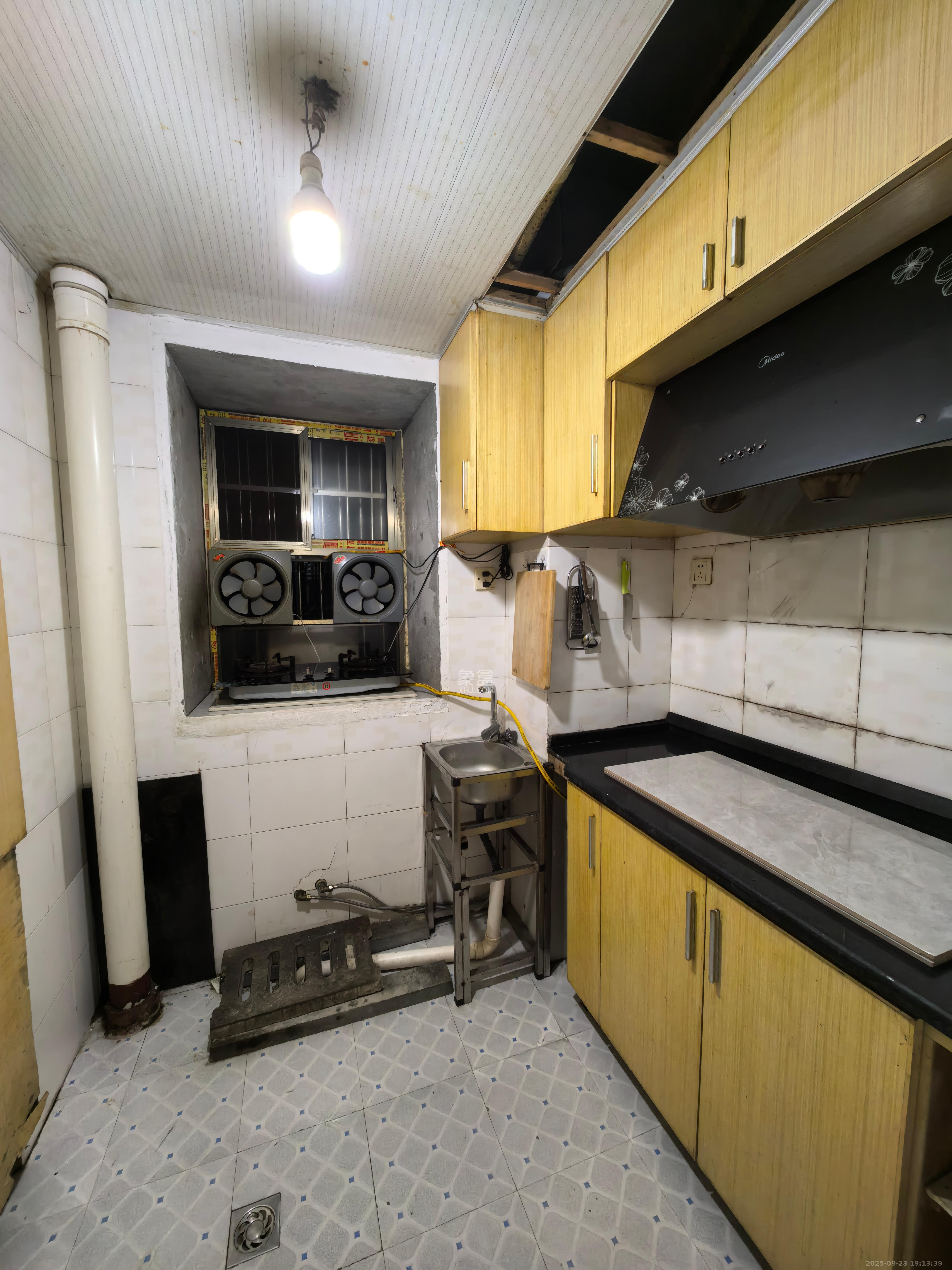 未来现代城  2室2厅1卫    1600.0元/月 未来现代城  2室2厅1卫    1600.0元/月室内图