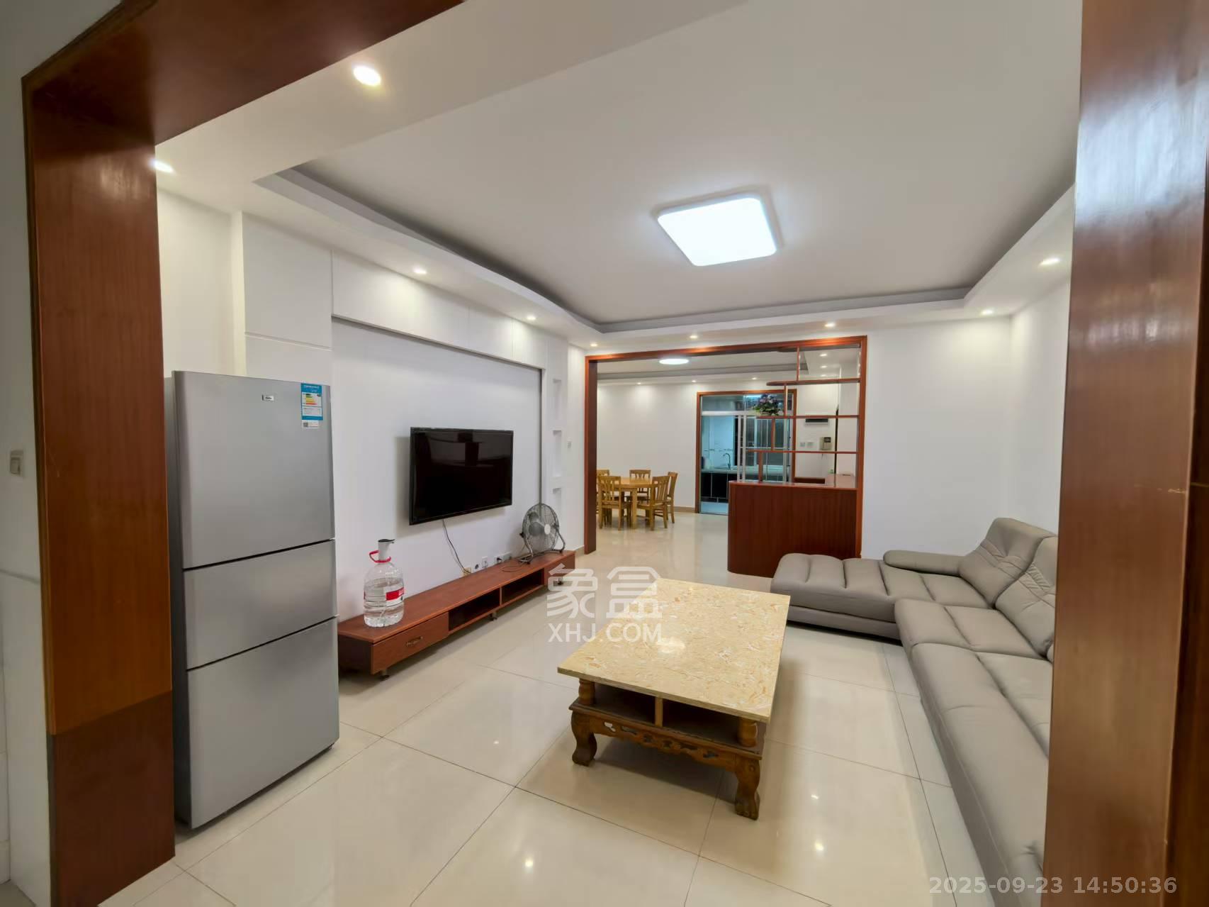 先锋新宇 3室2厅2卫 2200.0元/月 先锋新宇 3室2厅2卫 2200.0元/月室内图