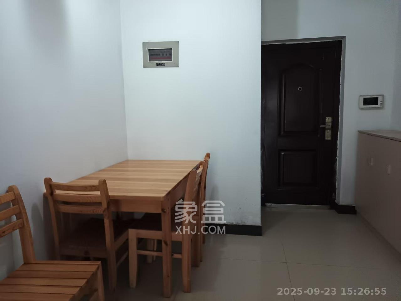 中信文化广场（中信新城二期）  2室2厅1卫   1300.00元/月室内图