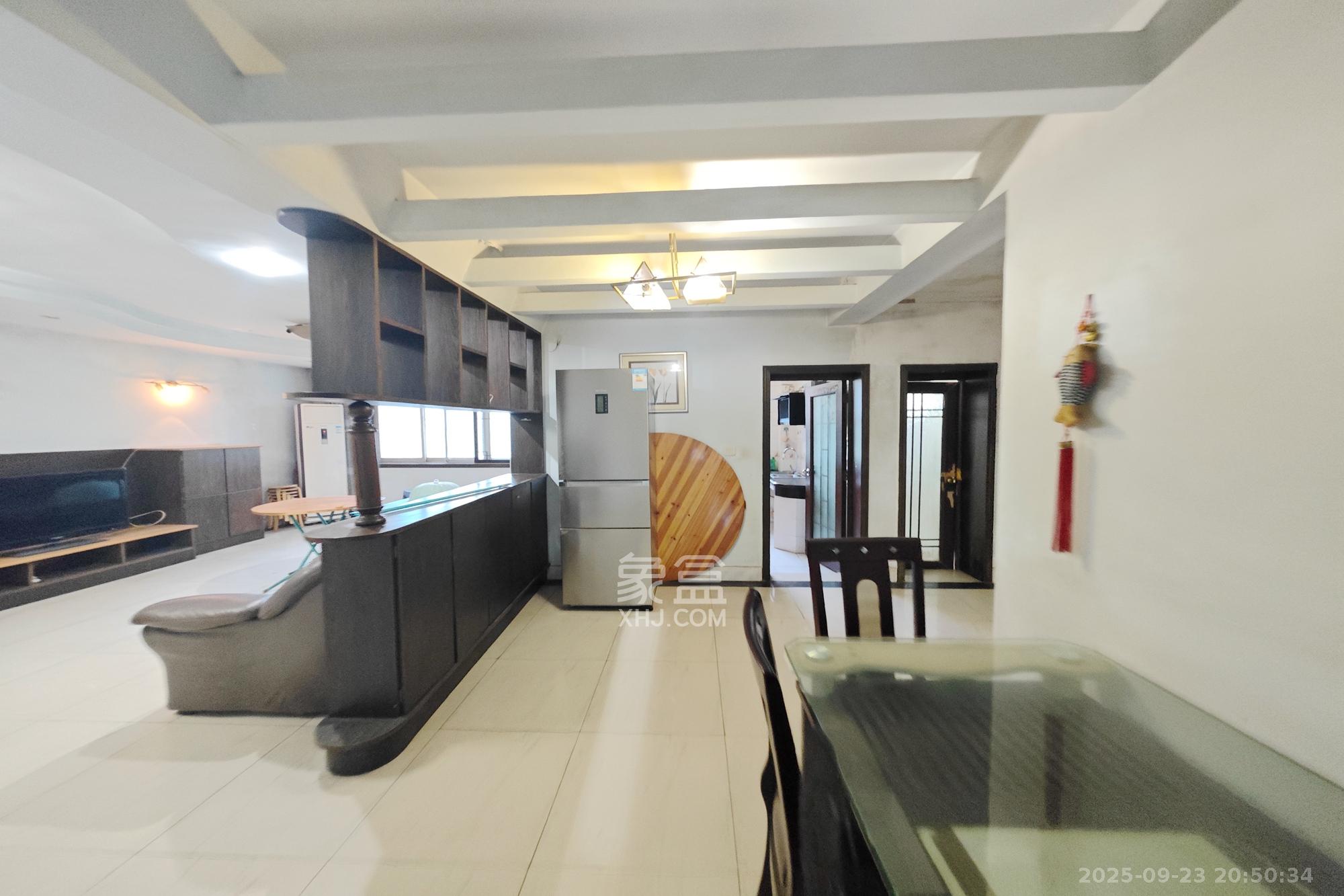 赤岗苑 3室2厅2卫 66.0万 赤岗苑 3室2厅2卫 66.0万客厅