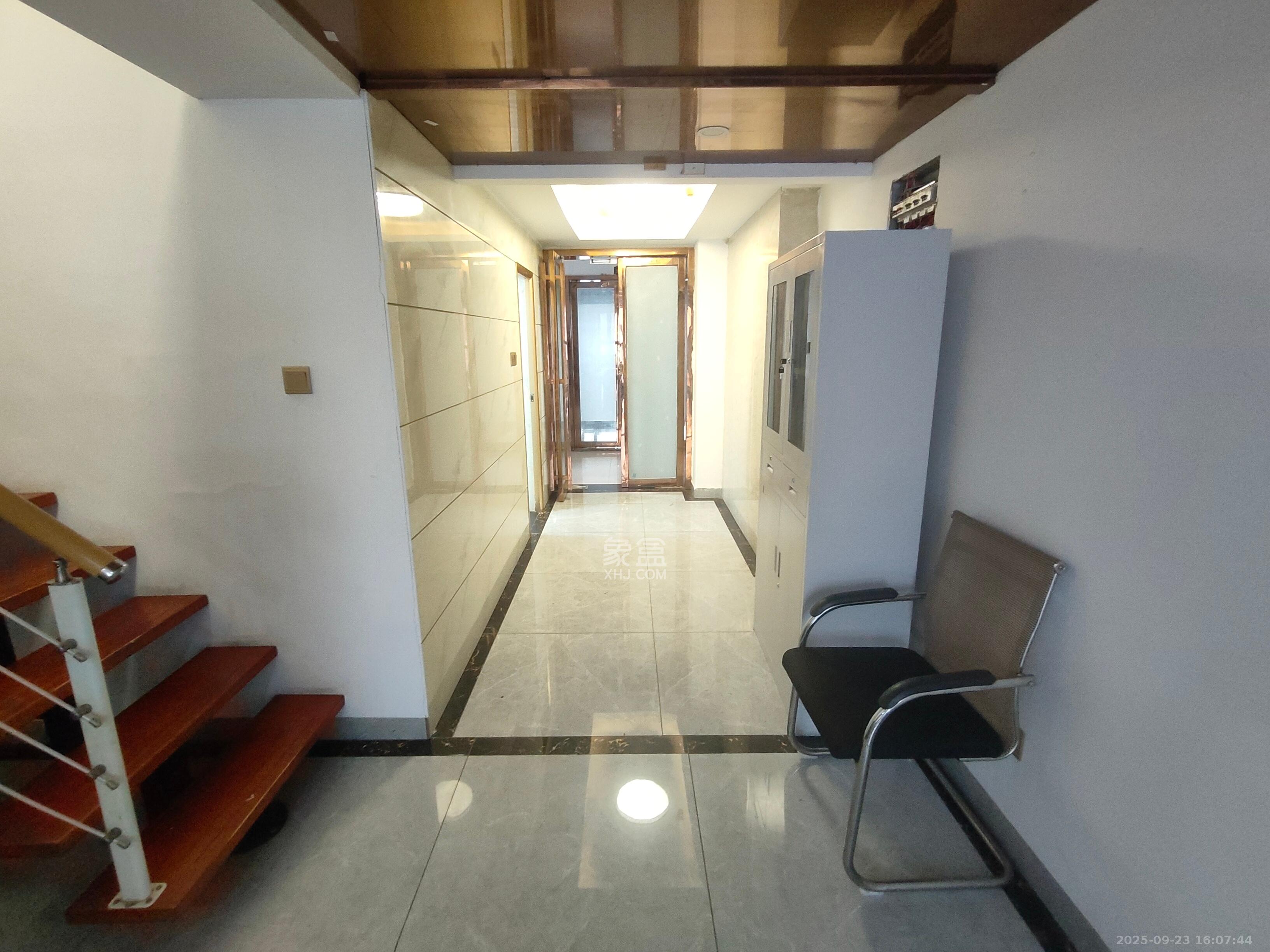 金科时代中心 1室1厅1卫 2000.0元/月 金科时代中心 1室1厅1卫 2000.0元/月室内图