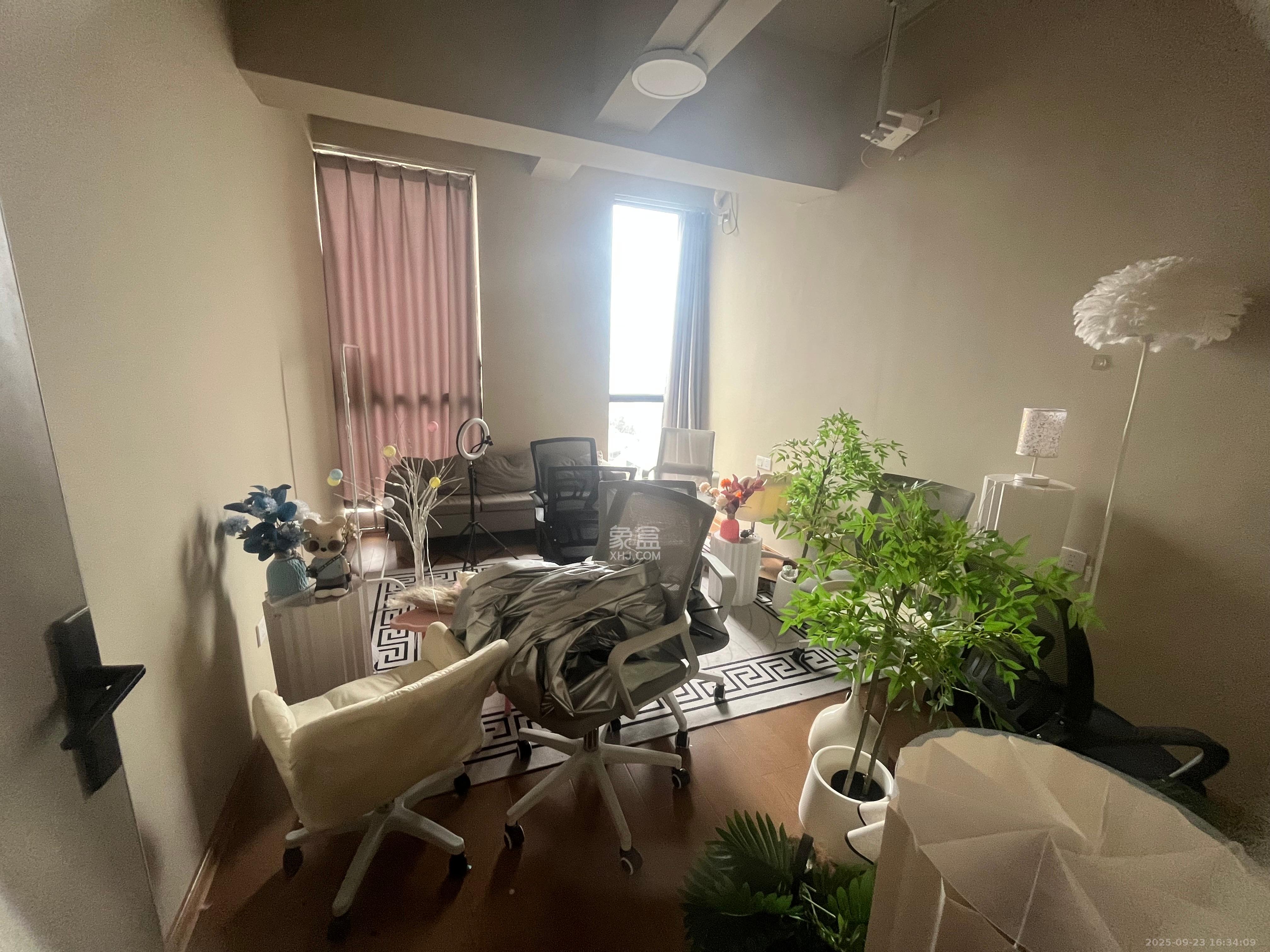 乐尚城  8室1厅1卫    6800.0元/月 乐尚城  8室1厅1卫    6800.0元/月