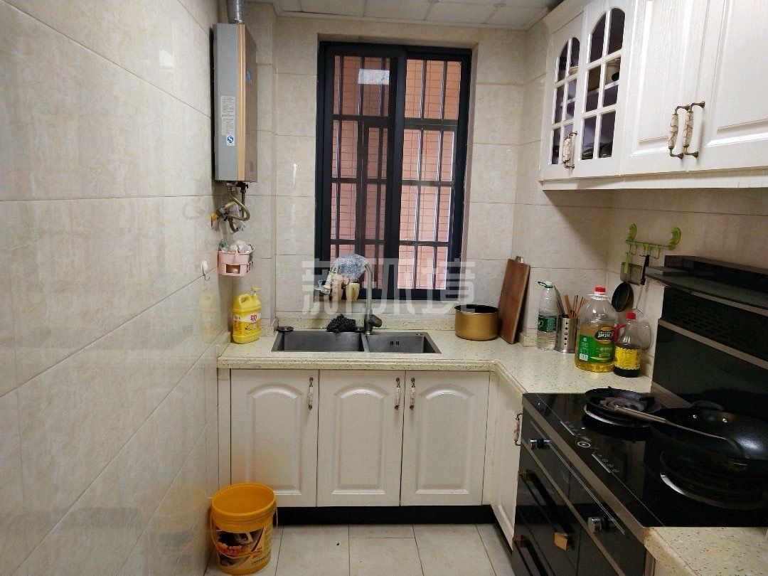 高盛澧园三期 3室2厅2卫 2000.0元/月 高盛澧园三期 3室2厅2卫 2000.0元/月室内图