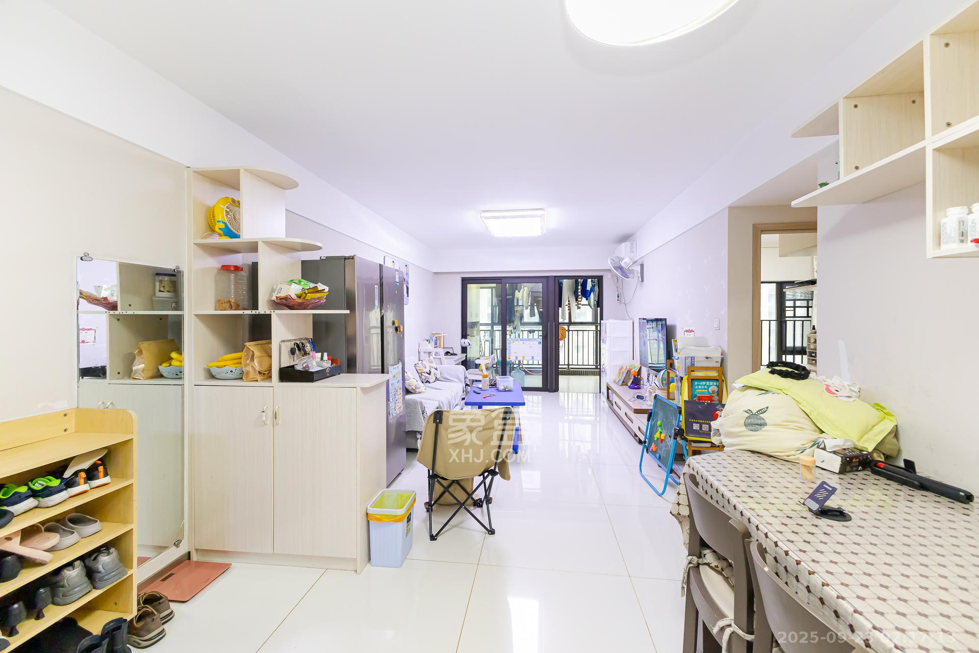 时代倾城三期  2室2厅1卫    62.0万客厅