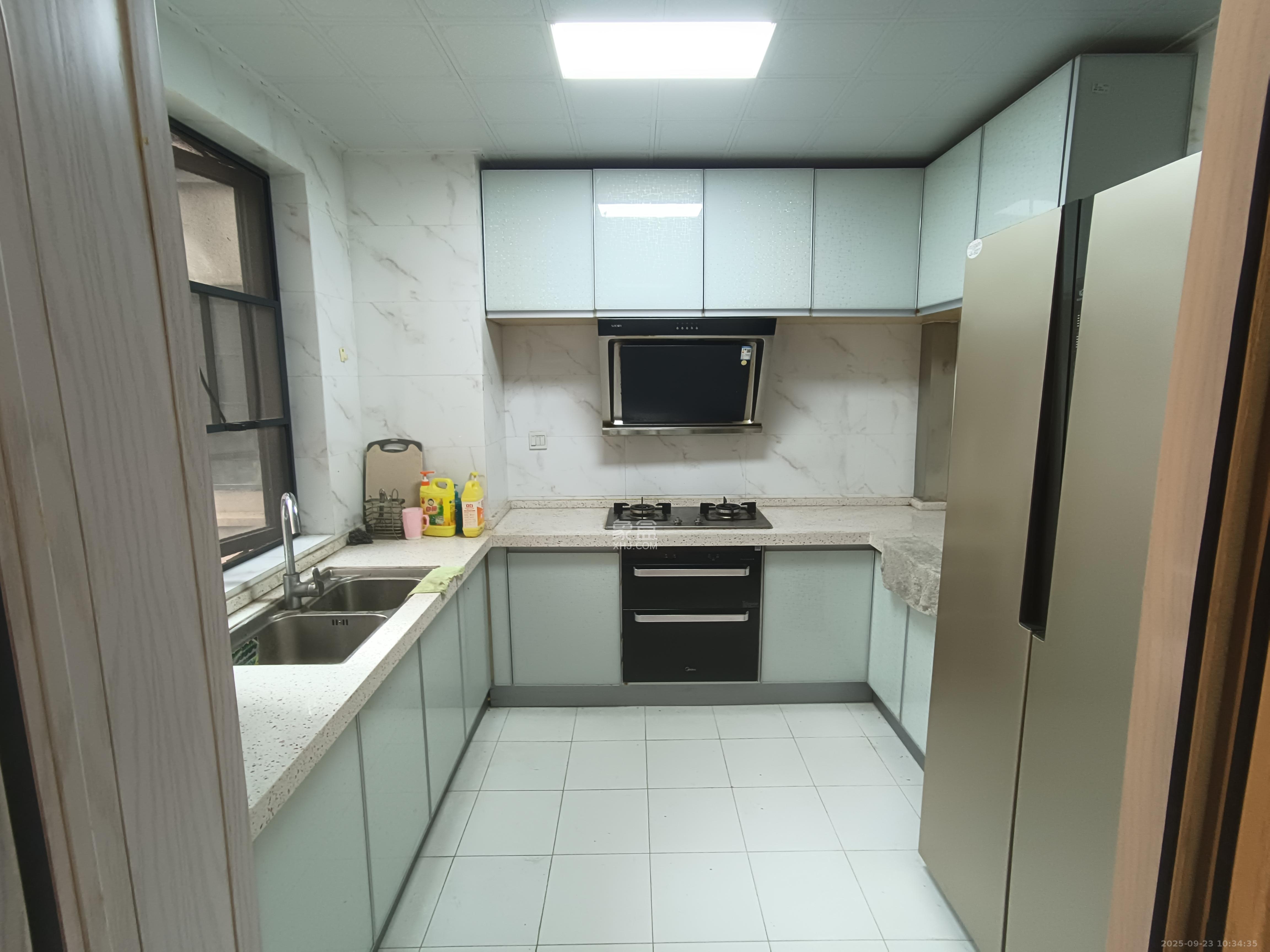 邦盛水岸御园  3室2厅2卫    1960.0元/月室内图