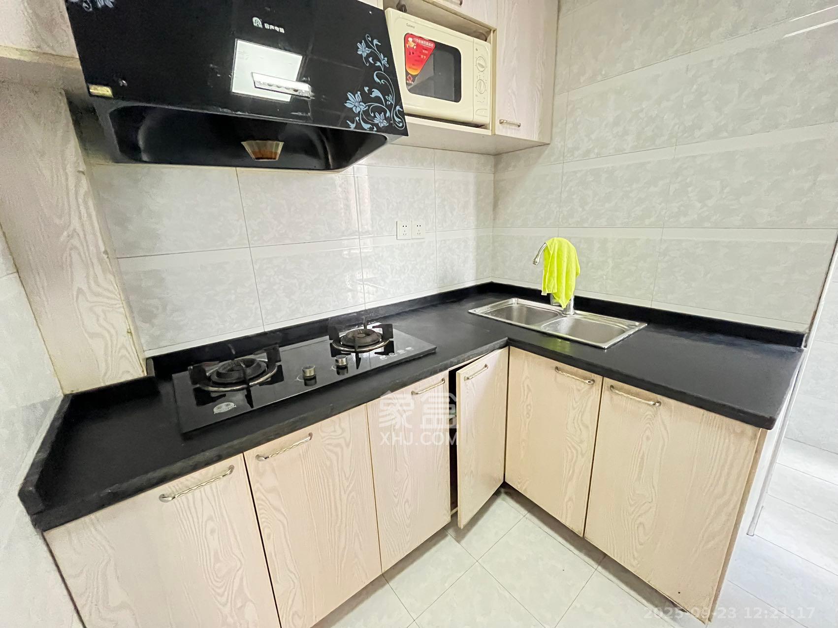 百纳广场(百纳公寓) 2室2厅1卫 2000.0元/月 百纳广场(百纳公寓) 2室2厅1卫 2000.0元/月室内图