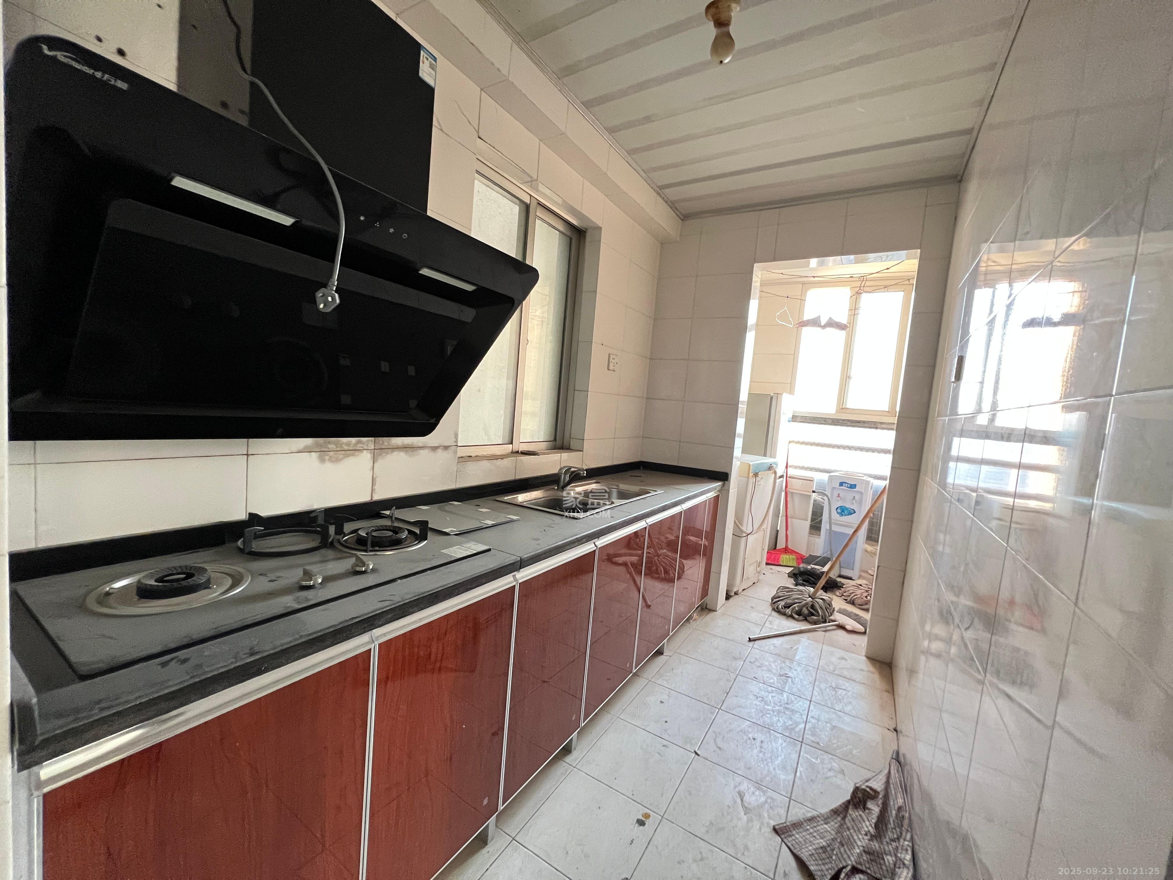 华菱新城地标  2室2厅1卫    2000.0元/月室内图