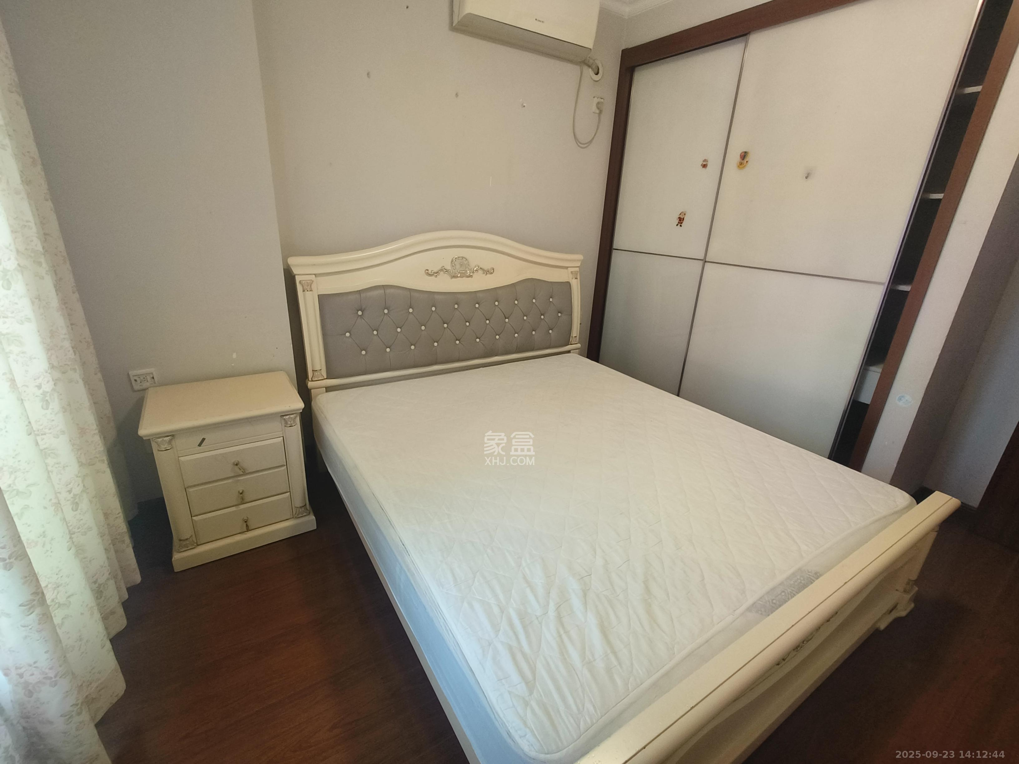 万科城  3室2厅1卫   2600.00元/月室内图