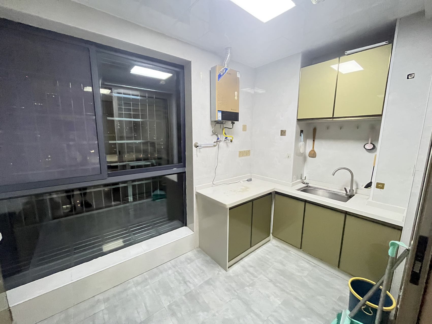 鑫天国际（鑫天偶遇）  1室1厅1卫    1200.0元/月室内图