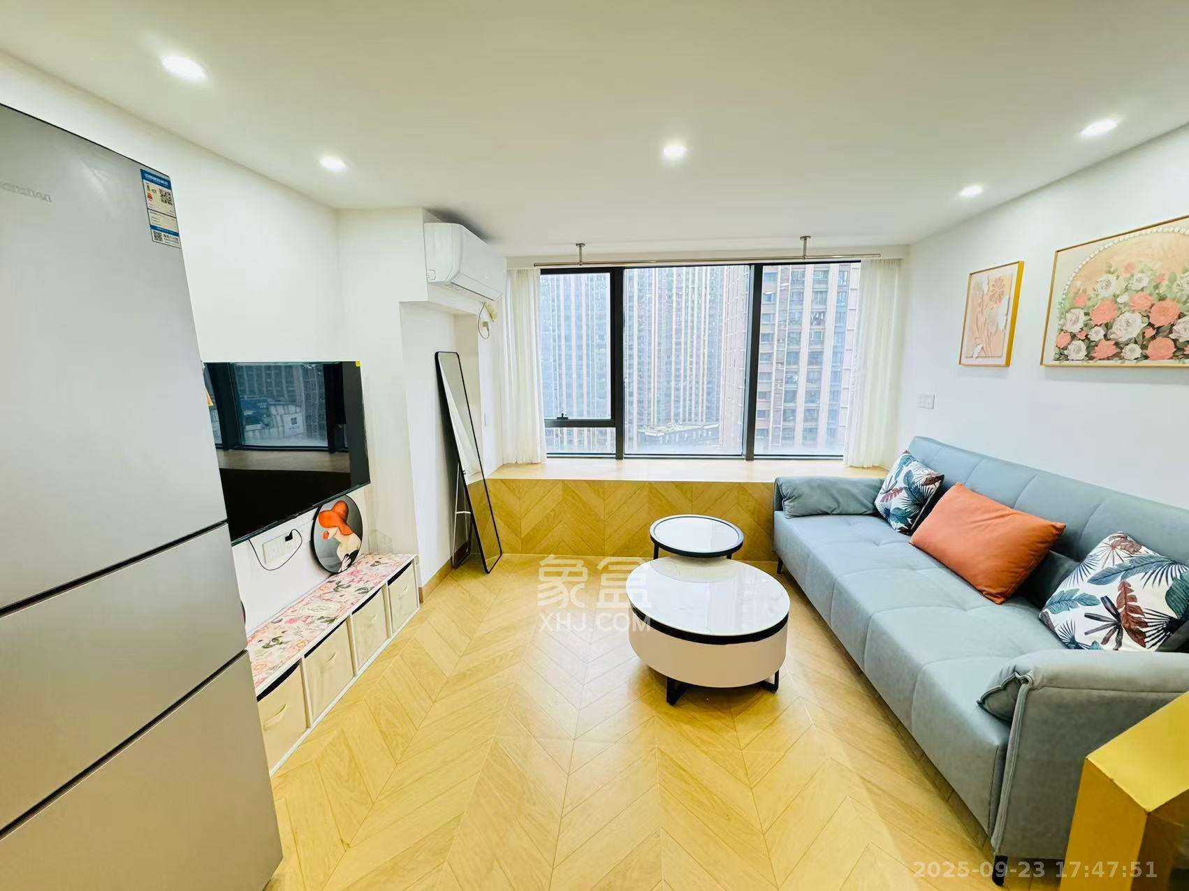 龙湖铂金岛 2室2厅1卫 2600.0元/月 龙湖铂金岛 2室2厅1卫 2600.0元/月室内图