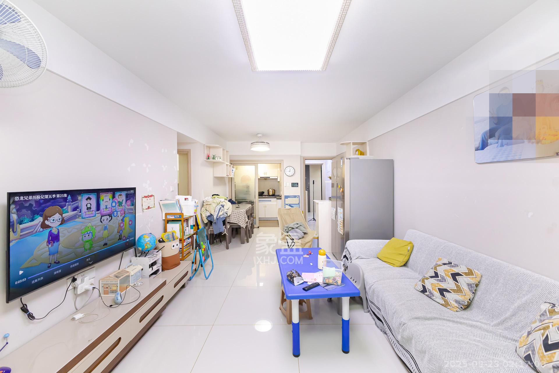 时代倾城三期 2室2厅1卫 62.0万 时代倾城三期 2室2厅1卫 62.0万客厅